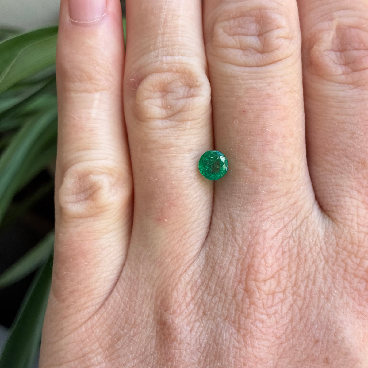5.4mm Round Cut Green Emerald, 0.63 carat Natural Gem