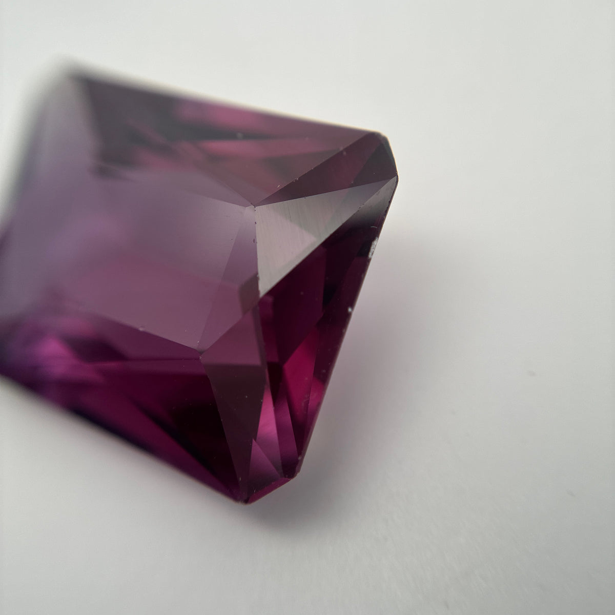 48 carat Reddish Purple Lab Sapphire, 25.7x19.3mm Rectangle cut