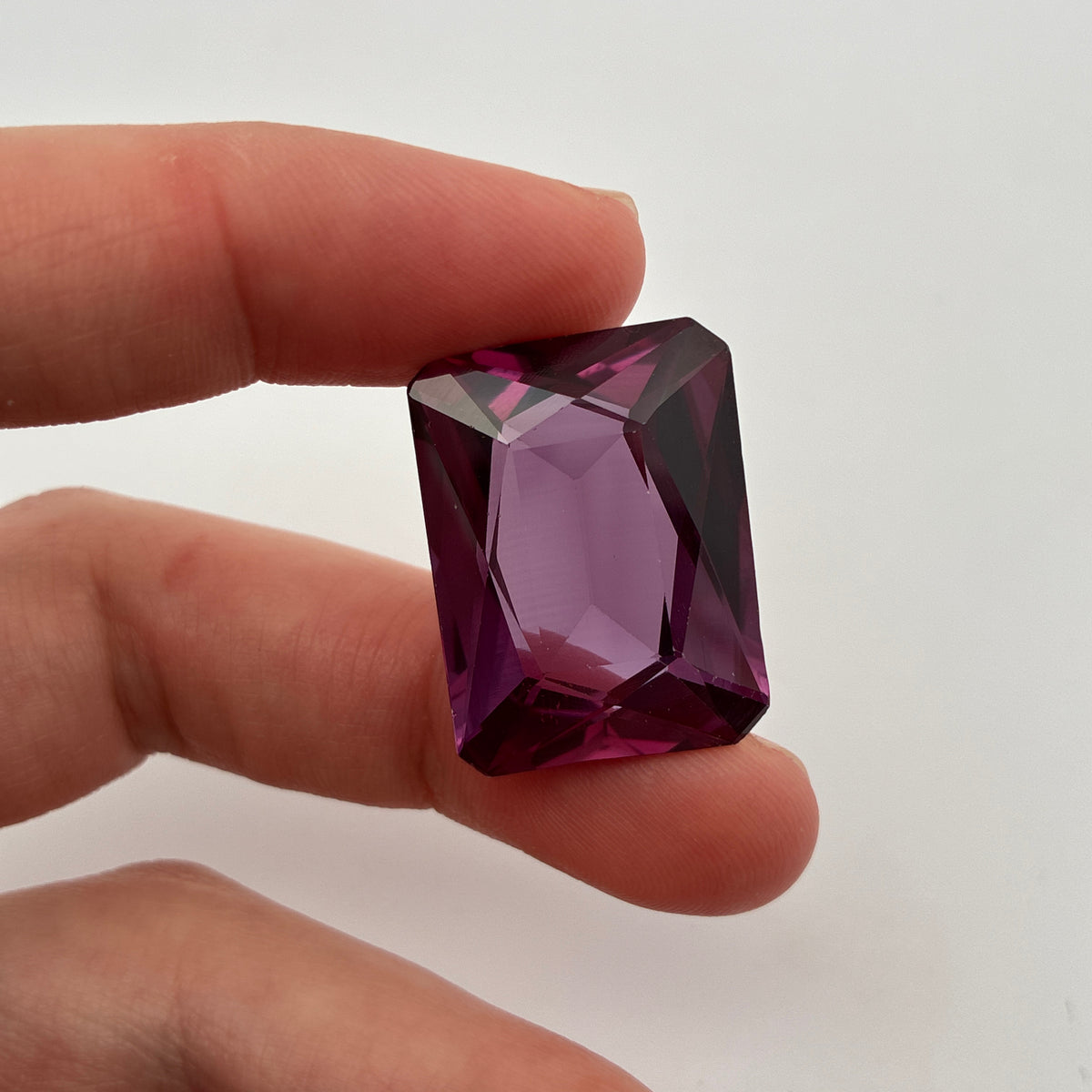 48 carat Reddish Purple Lab Sapphire, 25.7x19.3mm Rectangle cut