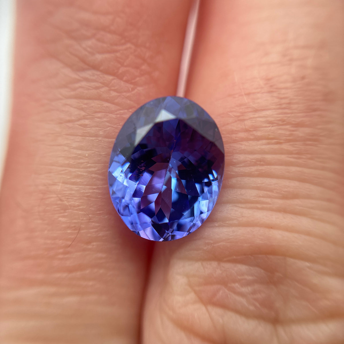 3.96 carat Violet Tanzanite, 11x8.8mm