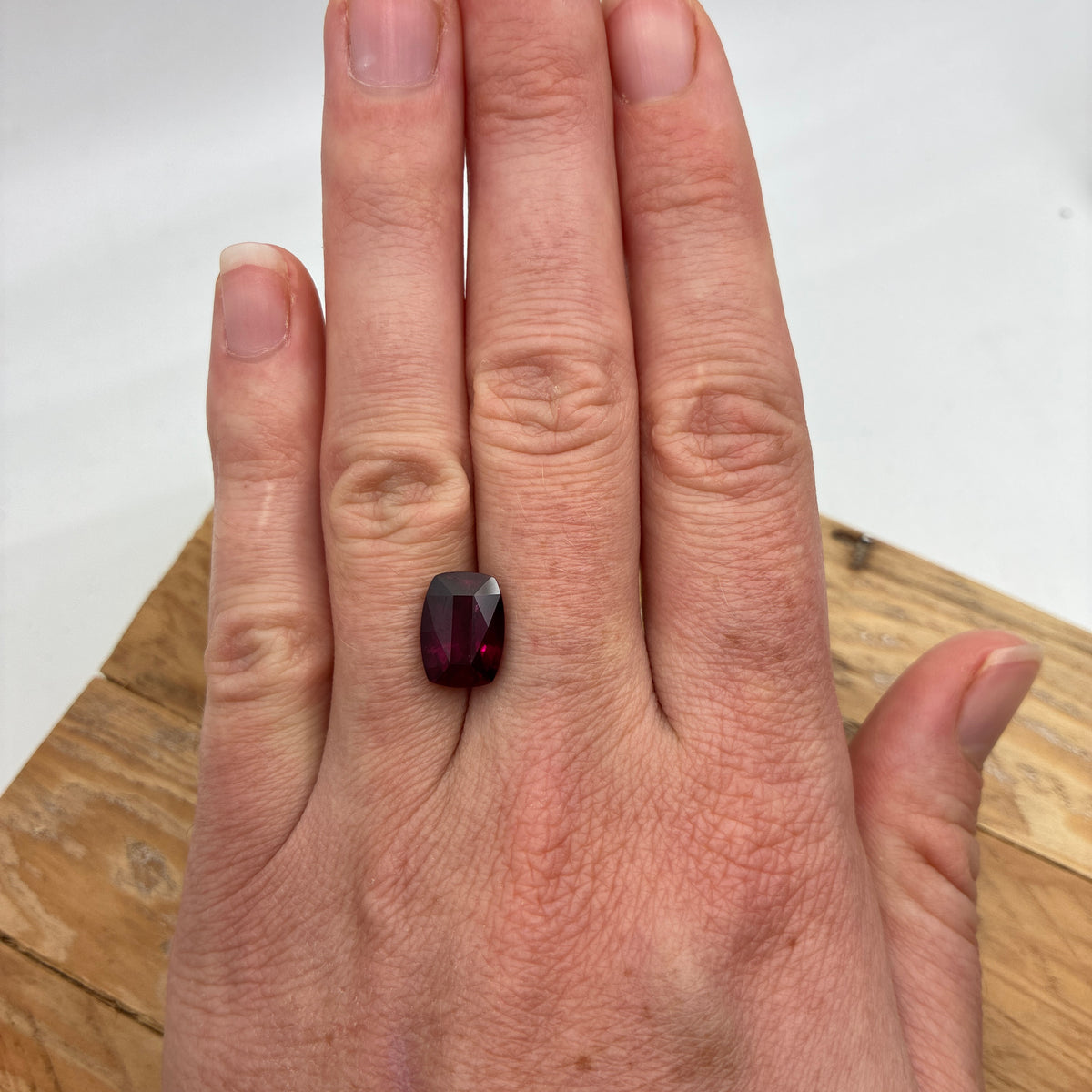 5 carat Pinkish Purple Rhodolite Garnet, 11.4x8.3mm Cushion cut