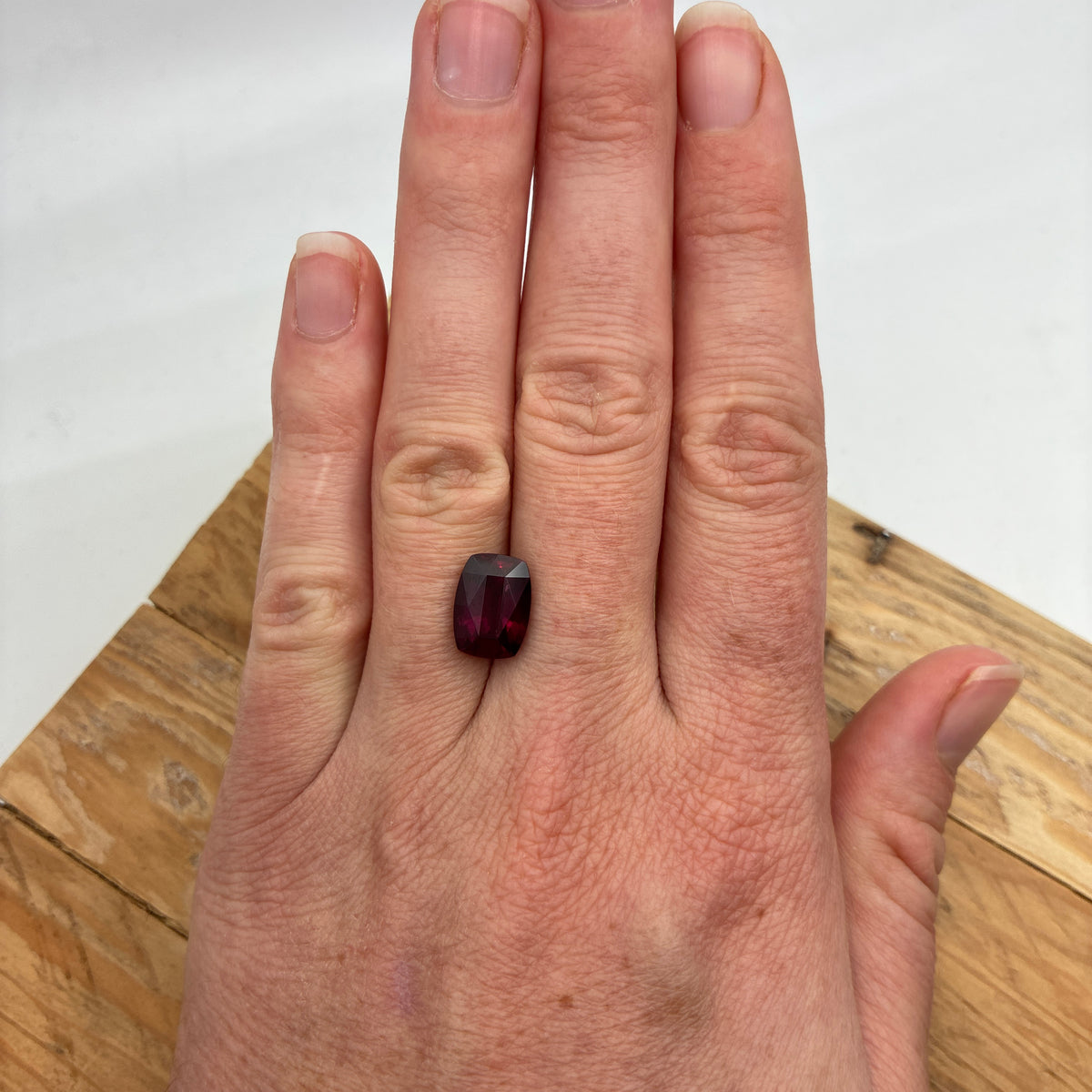 5 carat Pinkish Purple Rhodolite Garnet, 11.4x8.3mm Cushion cut