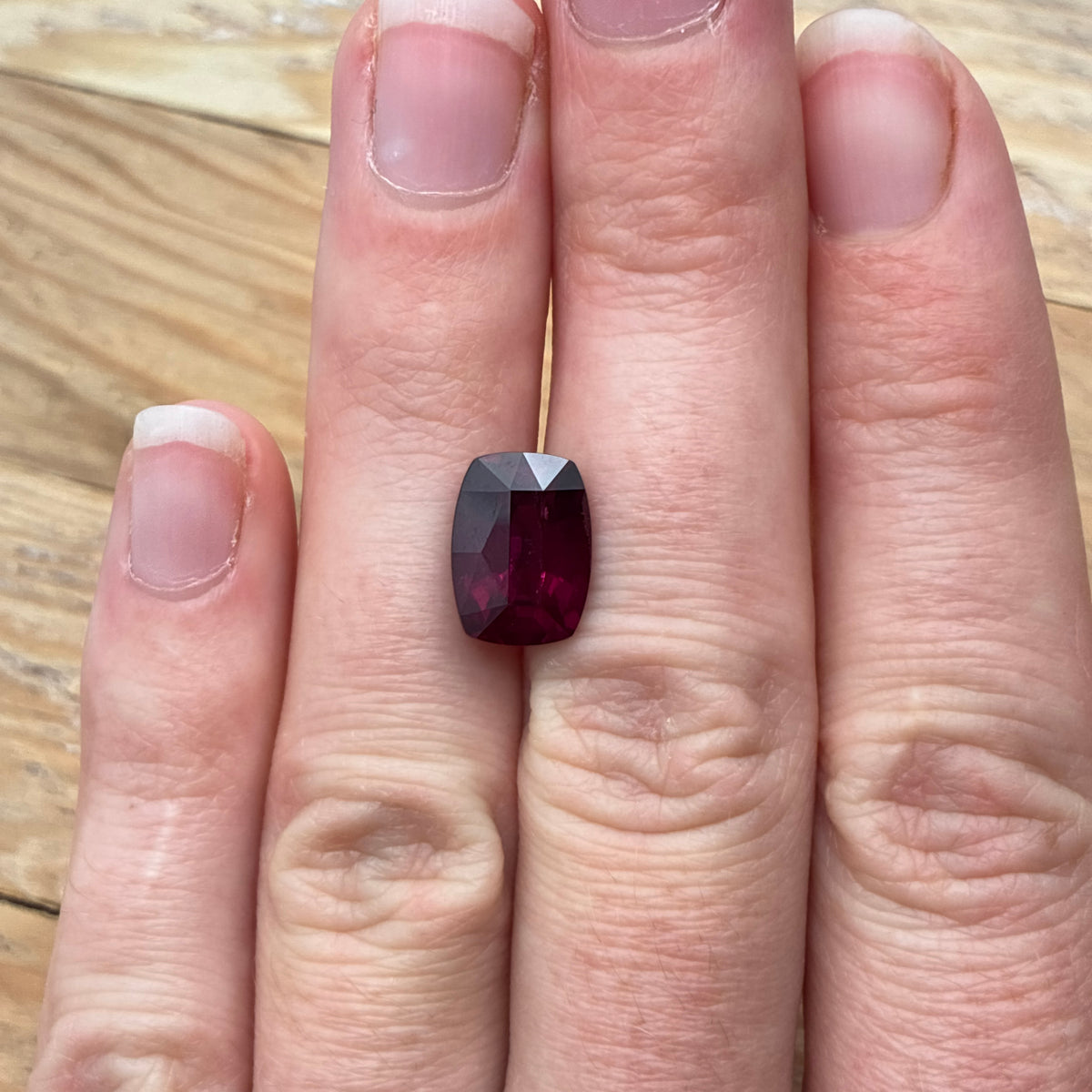 5 carat Pinkish Purple Rhodolite Garnet, 11.4x8.3mm Cushion cut