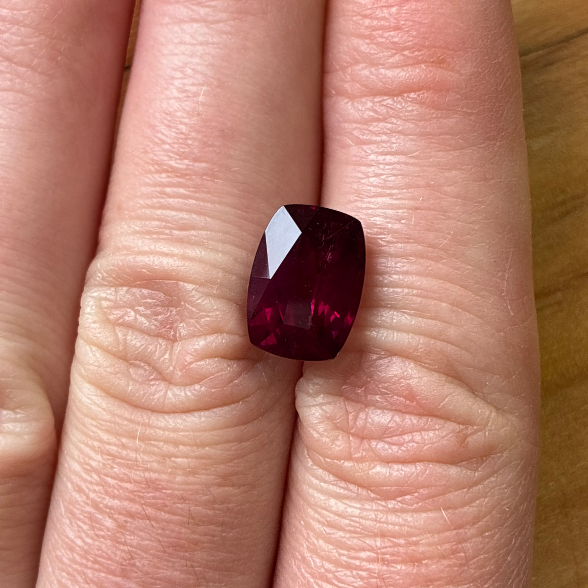 5 carat Pinkish Purple Rhodolite Garnet, 11.4x8.3mm Cushion cut