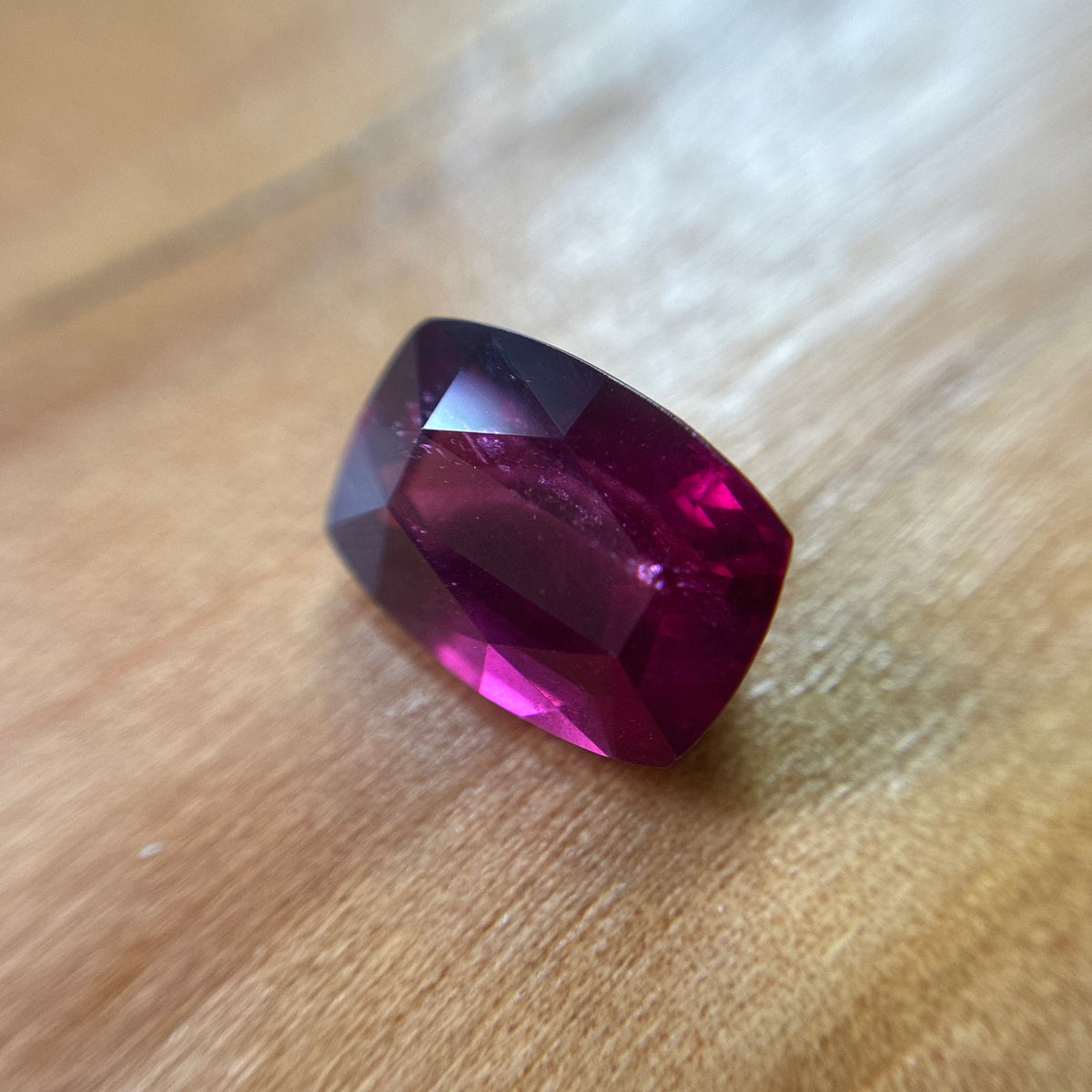 5 carat Pinkish Purple Rhodolite Garnet, 11.4x8.3mm Cushion cut