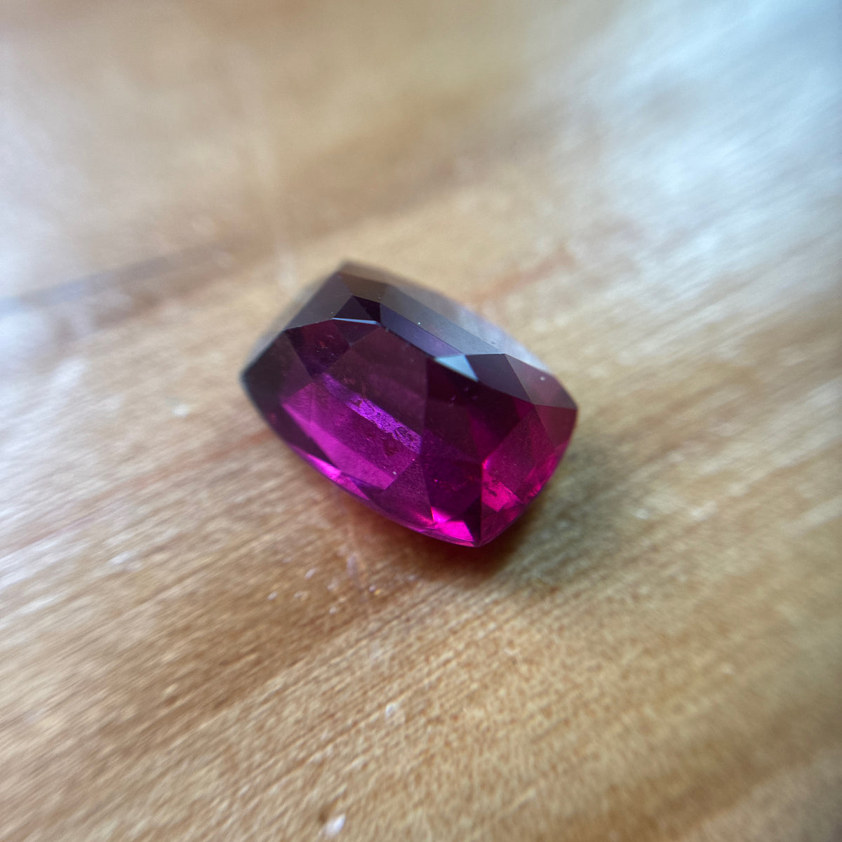 5 carat Pinkish Purple Rhodolite Garnet, 11.4x8.3mm Cushion cut