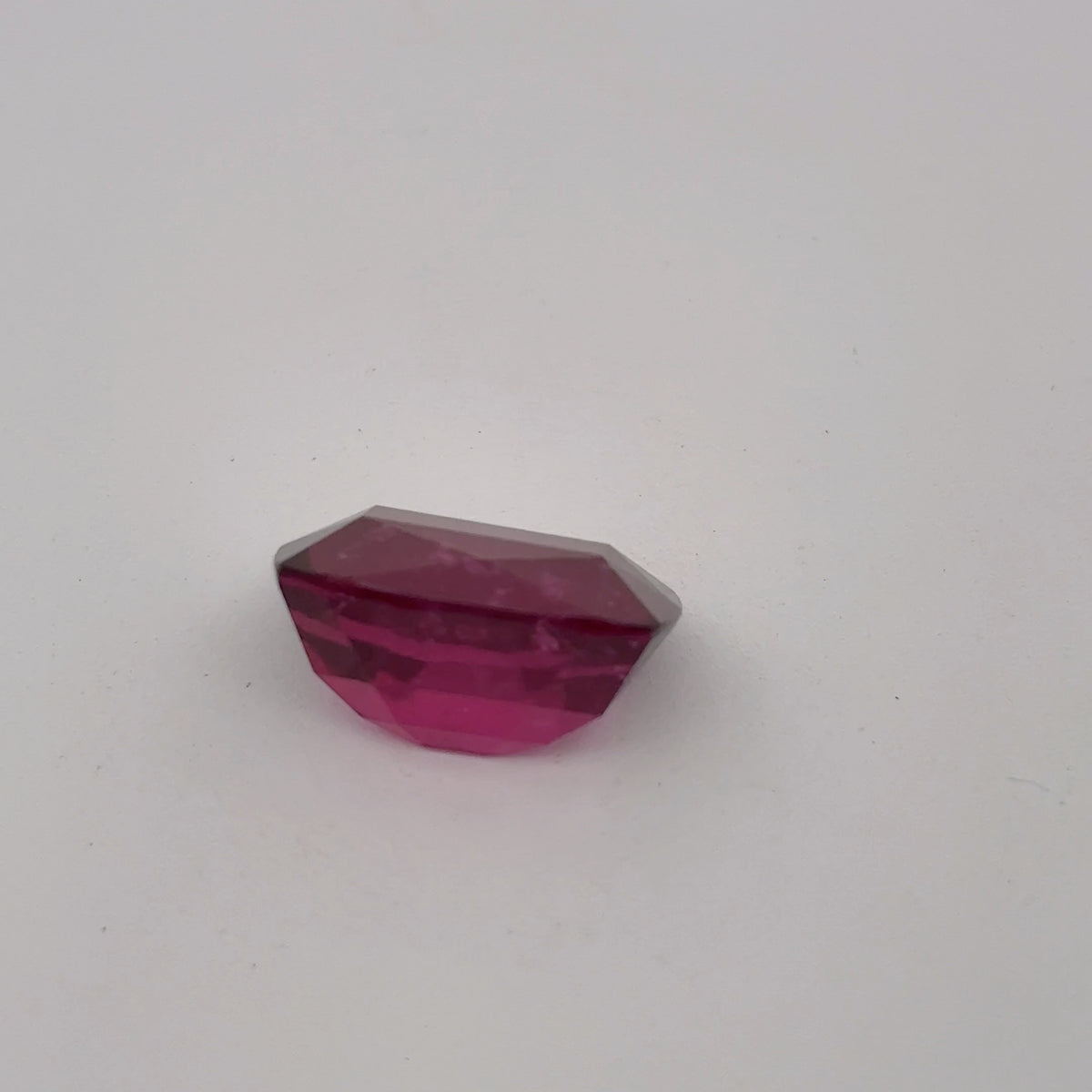 5 carat Pinkish Purple Rhodolite Garnet, 11.4x8.3mm Cushion cut