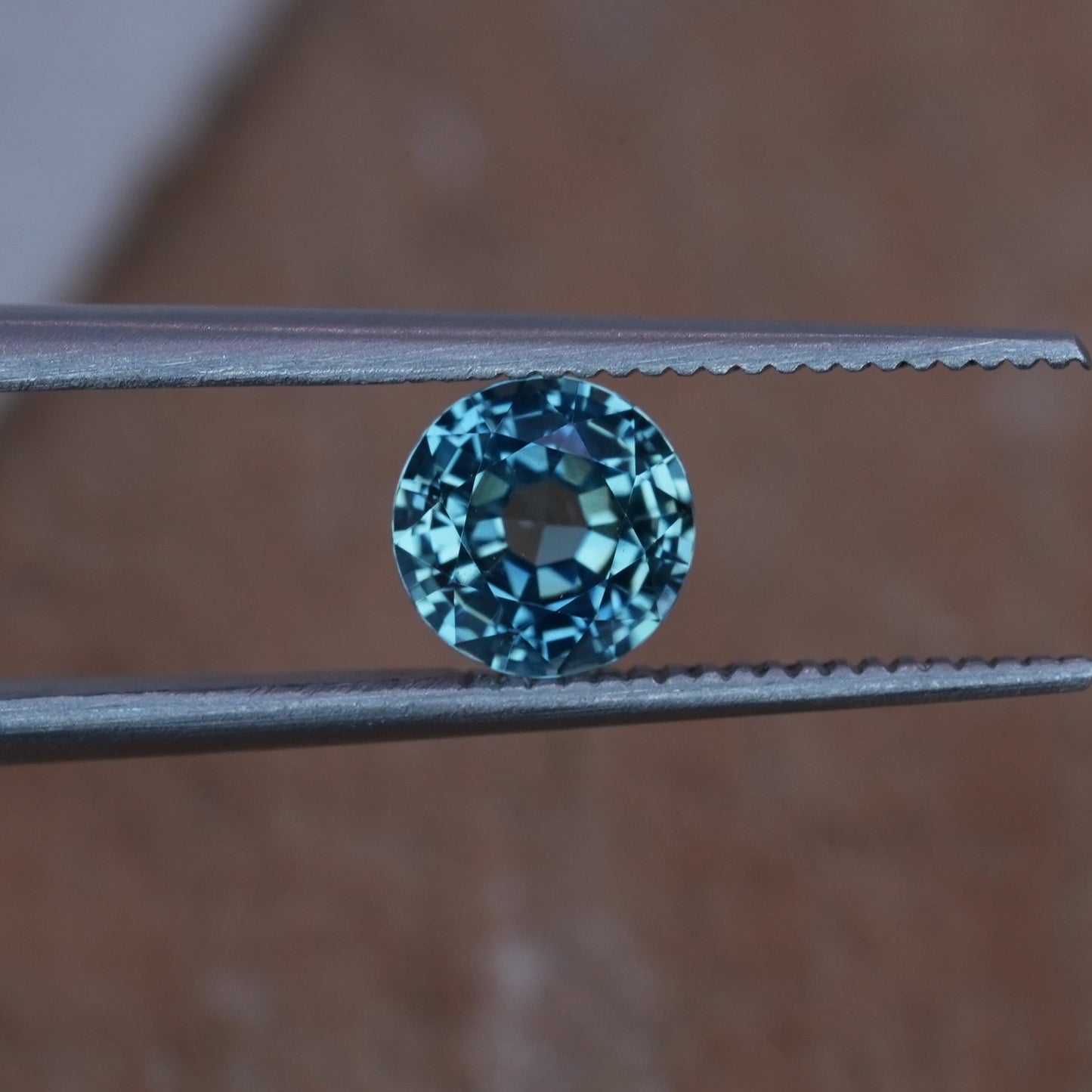 0.88 carat Sapphire 5.5mm Round Cut, Blue Green