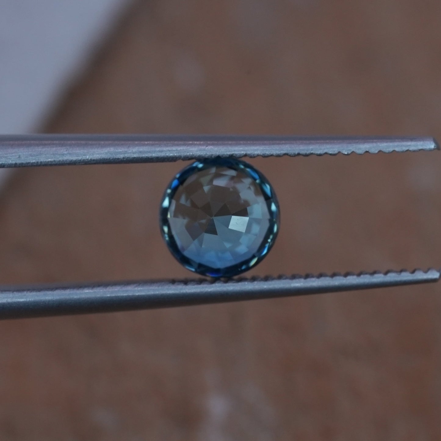 0.88 carat Sapphire 5.5mm Round Cut, Blue Green
