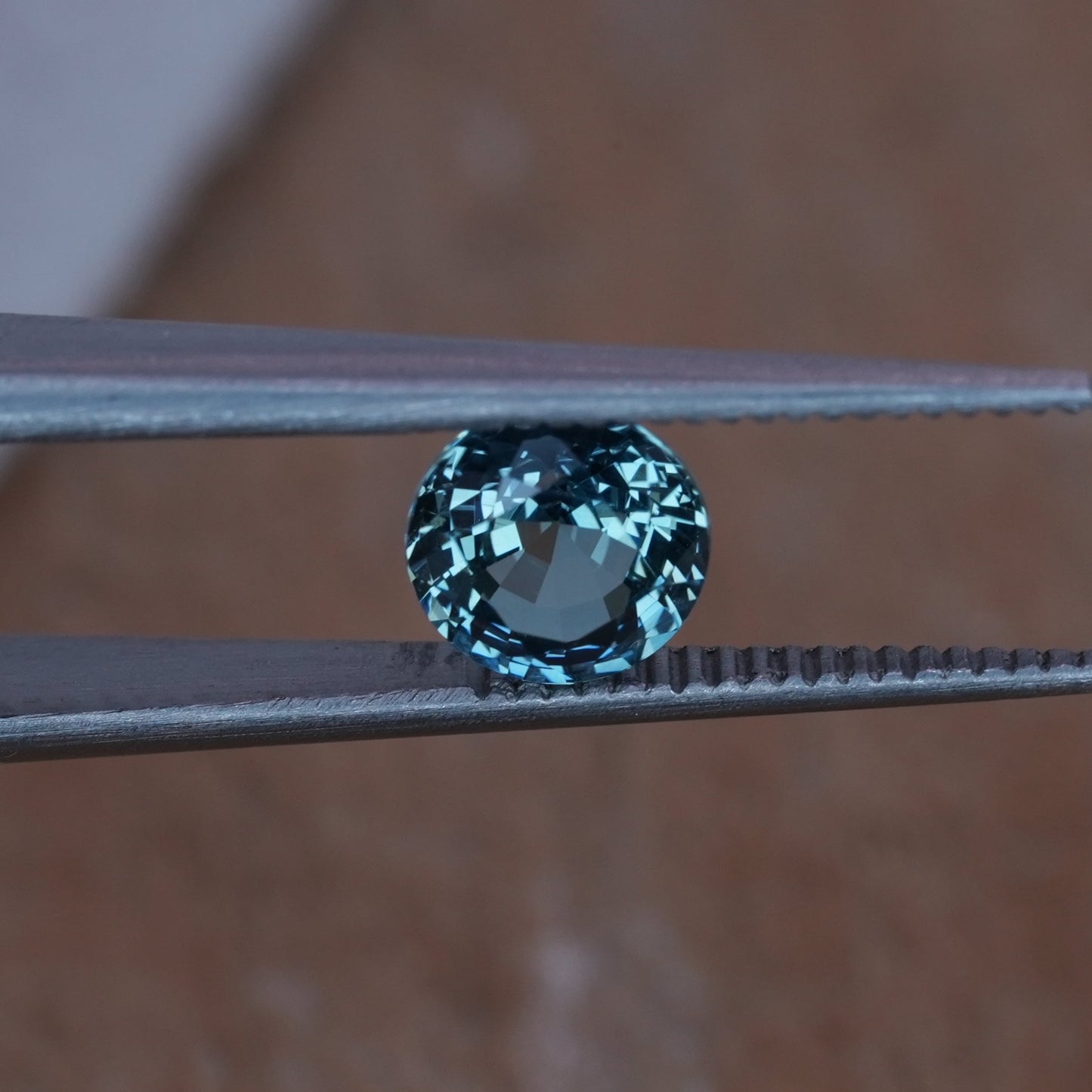 0.88 carat Sapphire 5.5mm Round Cut, Blue Green