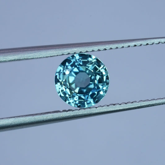 0.88 carat Sapphire 5.5mm Round Cut, Blue Green