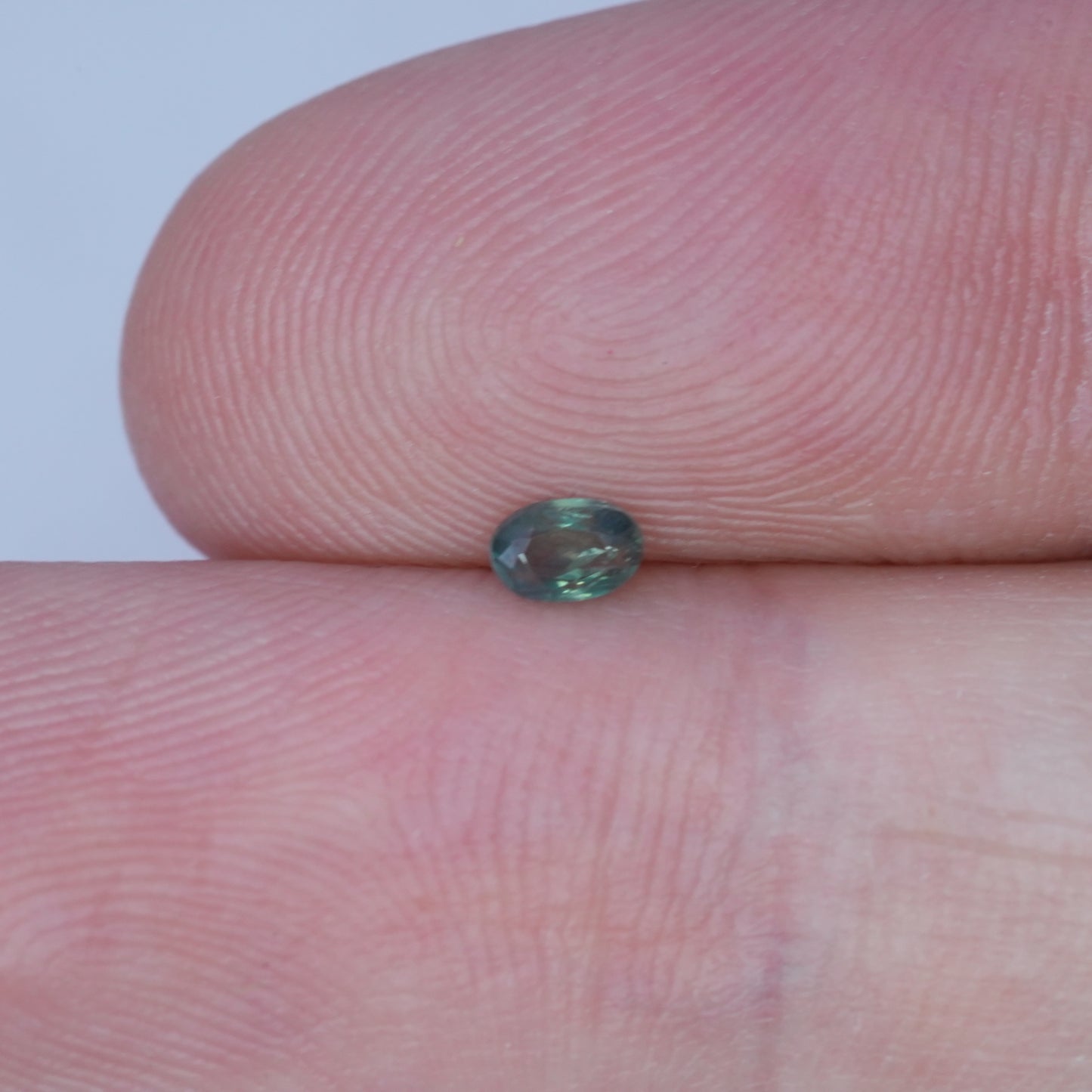 0.20 carat Natural Alexandrite 4.0x2.65mm Oval Cut, Green to Purple Color Change