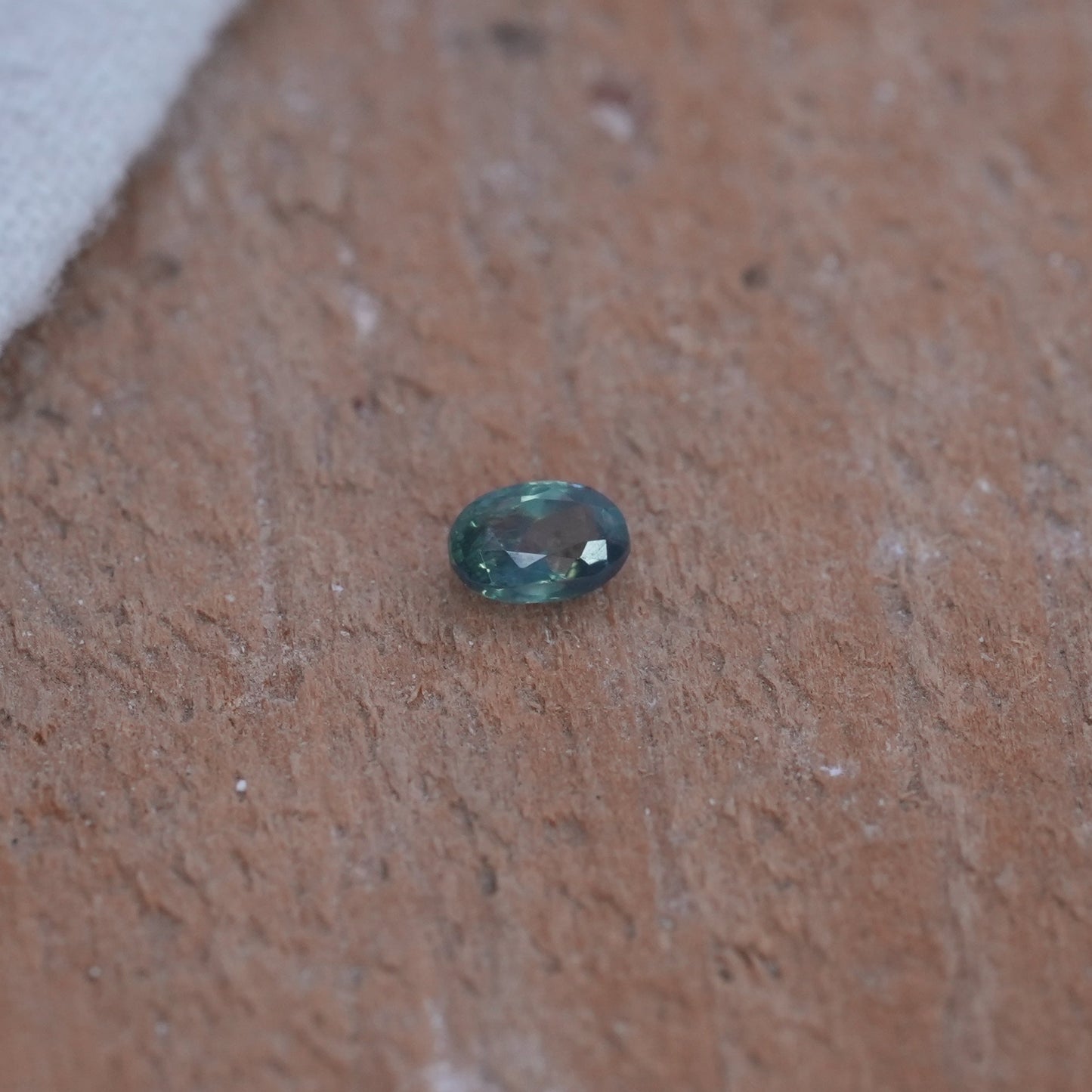 0.20 carat Natural Alexandrite 4.0x2.65mm Oval Cut, Green to Purple Color Change