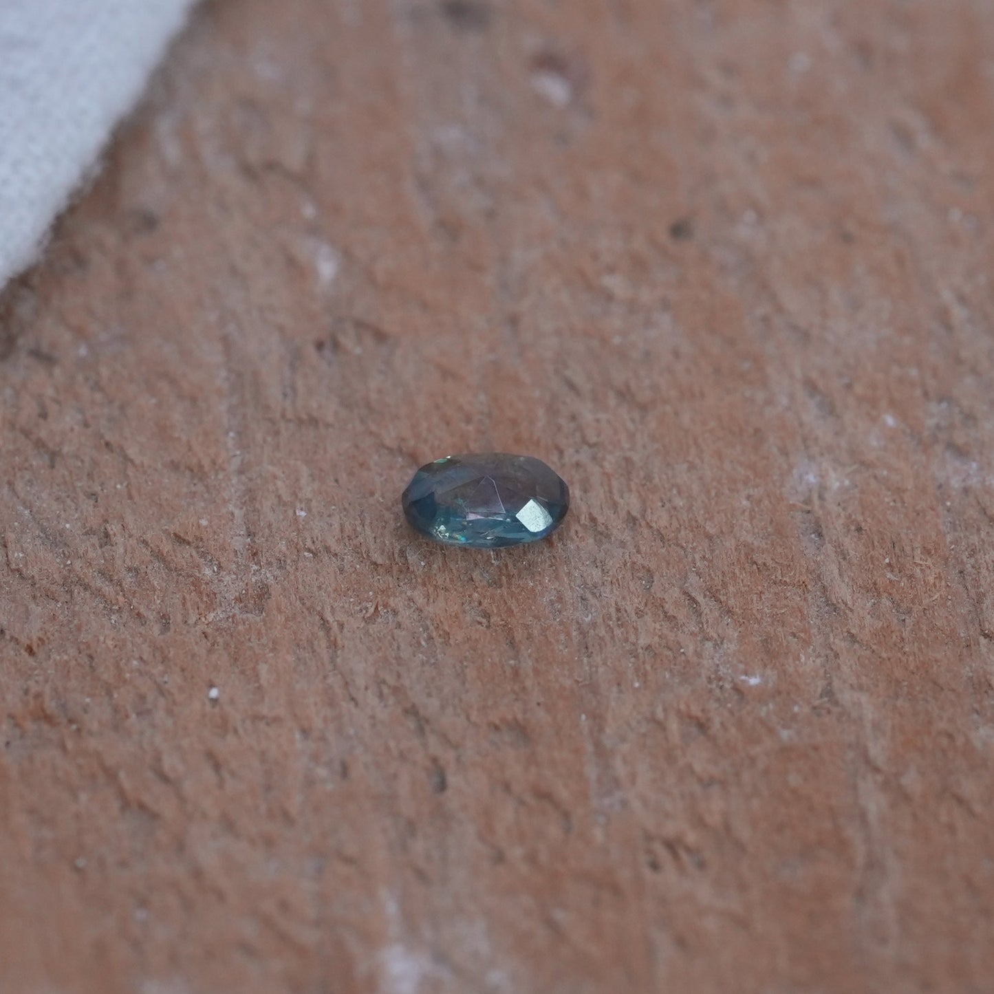0.20 carat Natural Alexandrite 4.0x2.65mm Oval Cut, Green to Purple Color Change