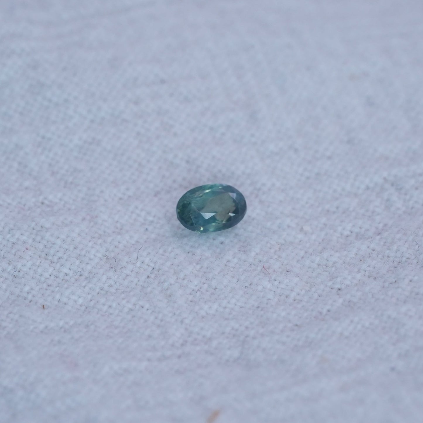 0.20 carat Natural Alexandrite 4.0x2.65mm Oval Cut, Green to Purple Color Change