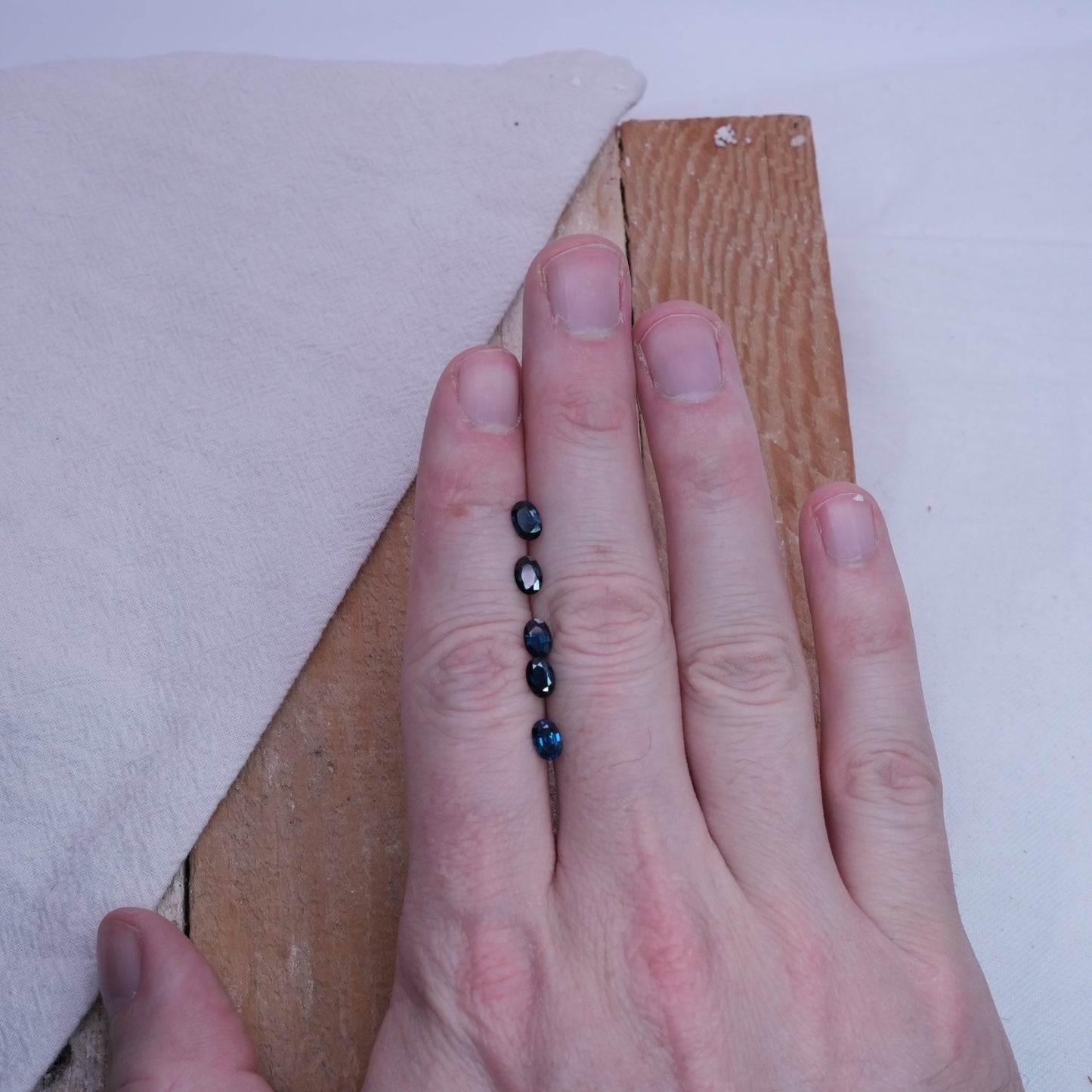 ONE Greenish Blue Natural Sapphire 6x4mm Oval Cut
