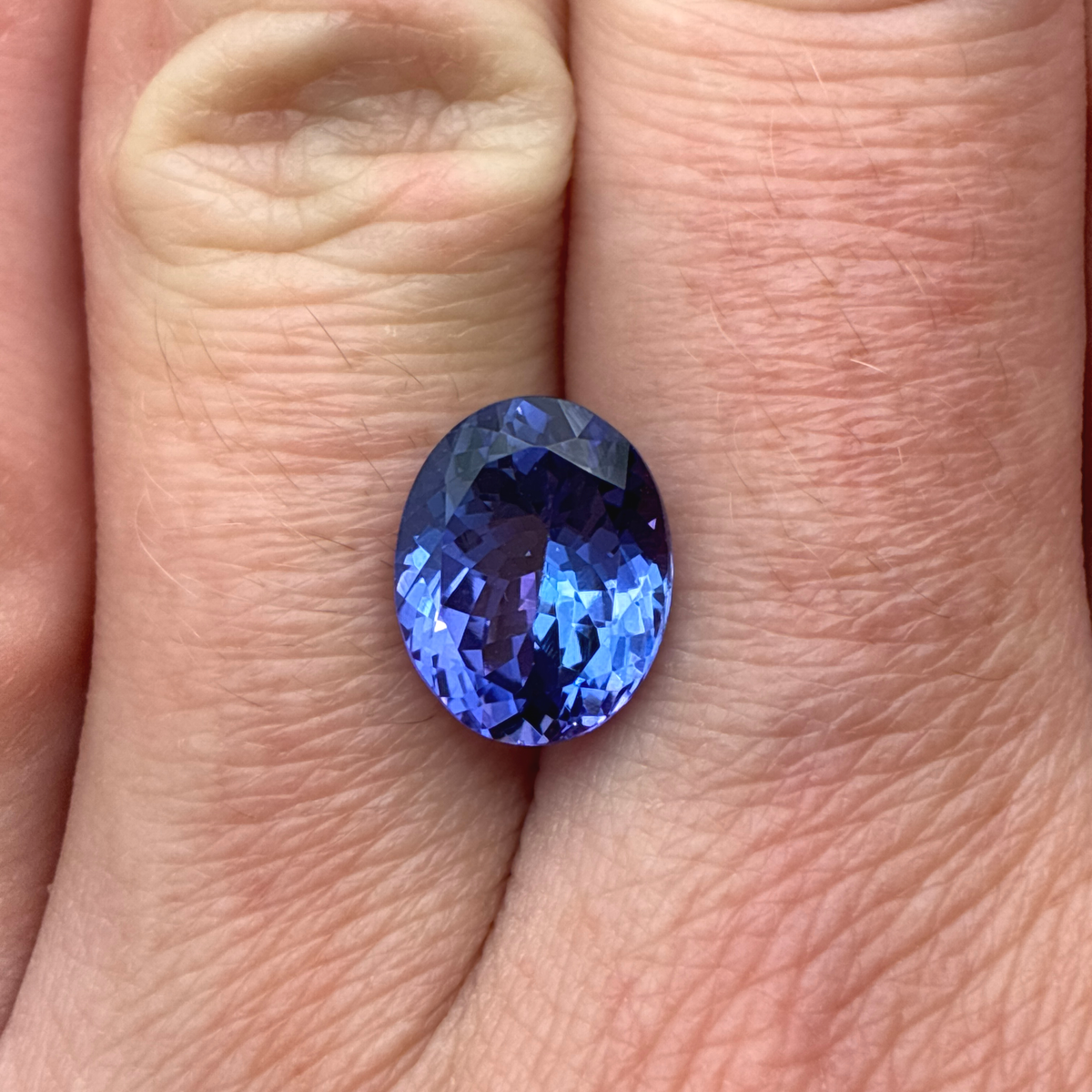 3.96 carat Violet Tanzanite, 11x8.8mm