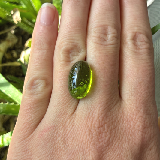16.73 carat Peridot, 18.5x11.2mm Oval Cabochon