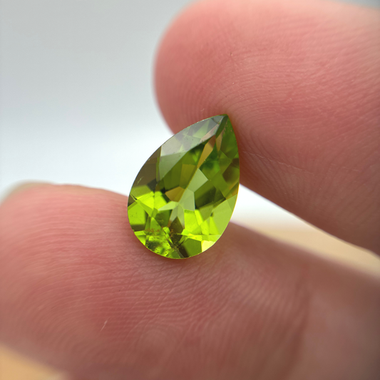 12x8mm Pear cut Peridot, 3.31 carats