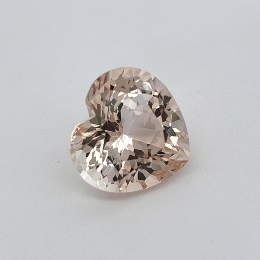 21 carat Light Topaz, 17.5x16.3mm Heart-Shaped