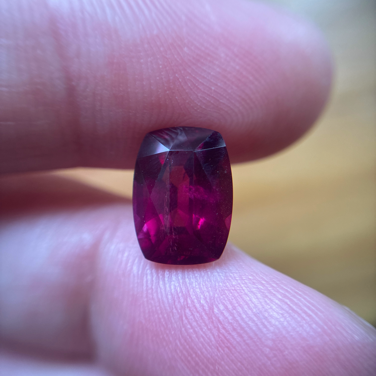 5 carat Pinkish Purple Rhodolite Garnet, 11.4x8.3mm Cushion cut