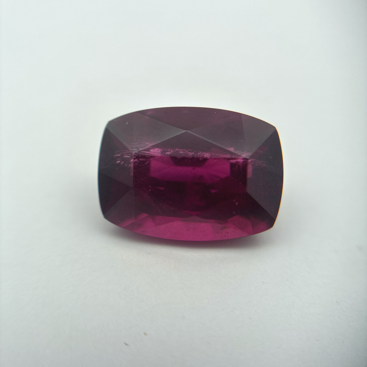5 carat Pinkish Purple Rhodolite Garnet, 11.4x8.3mm Cushion cut