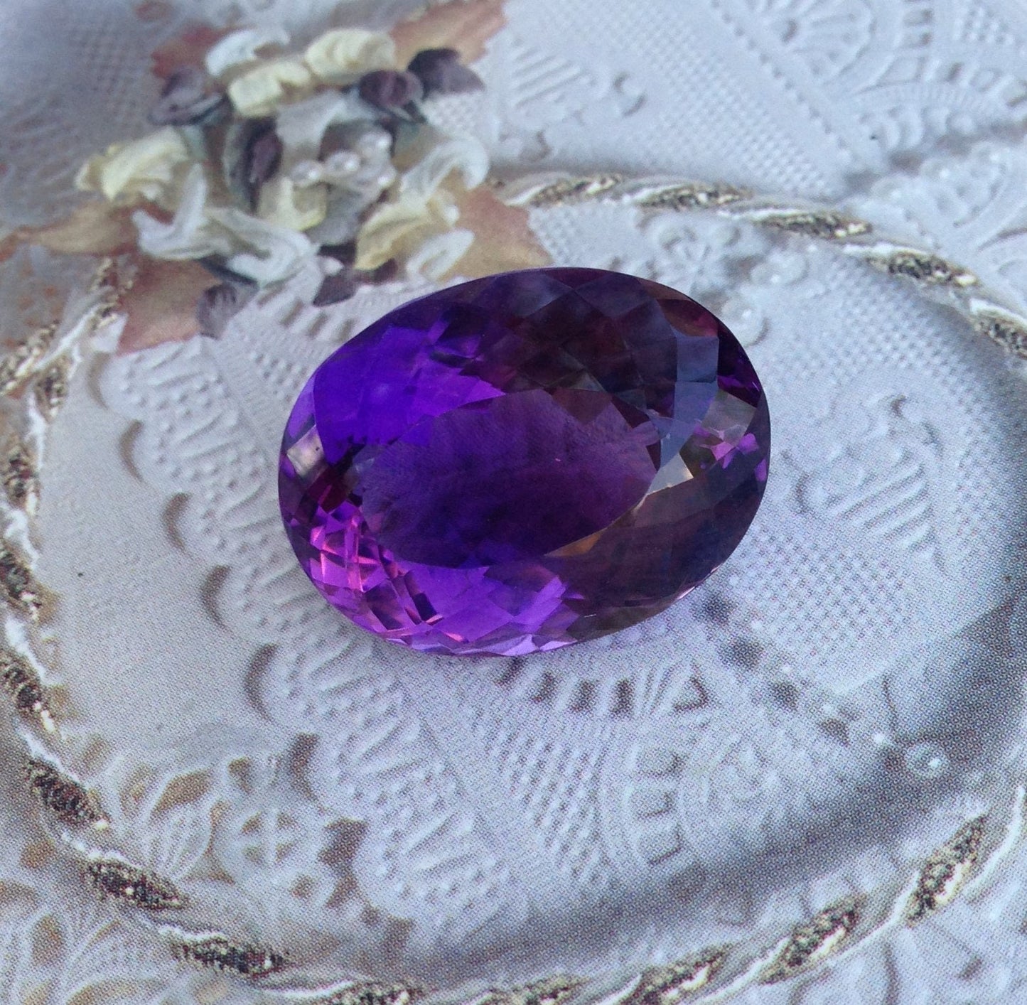 Beautiful 35.7 Carat 24.5x18.5mm Oval Deep Purple Amethyst Nice Loose Gem Wholesale Gemstone Faceted For Gold Jewelry February Birthstone