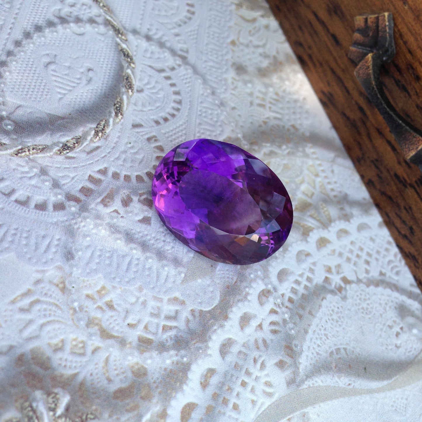 Beautiful 35.7 Carat 24.5x18.5mm Oval Deep Purple Amethyst Nice Loose Gem Wholesale Gemstone Faceted For Gold Jewelry February Birthstone