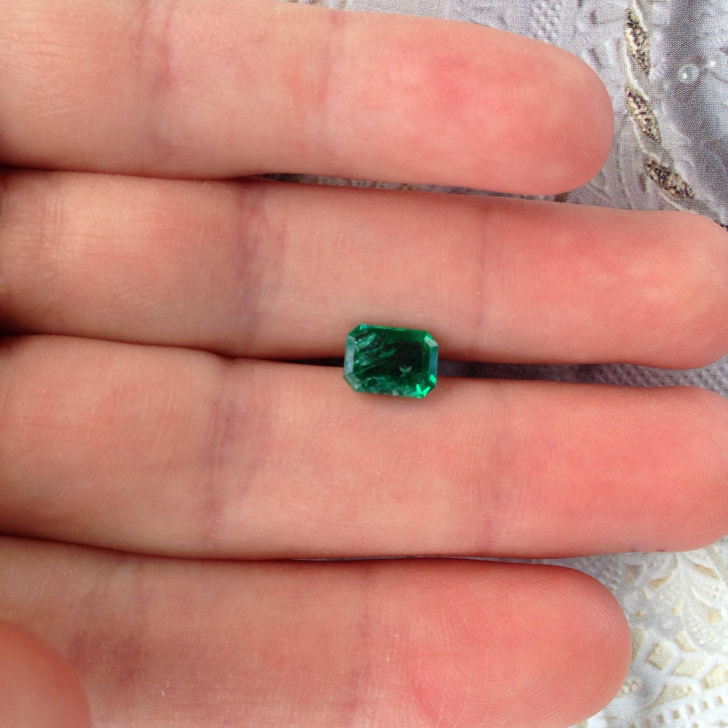 1.15 carats Natural Emerald 7.83x5.8 millimeters mm Emerald Cut Faceted Gem Precious Gemstone Wholesale Gem Real Natural Transparent Green