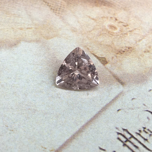 Morganite 8.8x8.7mm 2 Carat Trillion Cut Salmon Pink Peach Loose Gem Unmounted Gemstone For Engagement Ring Wedding Wholesale Tested