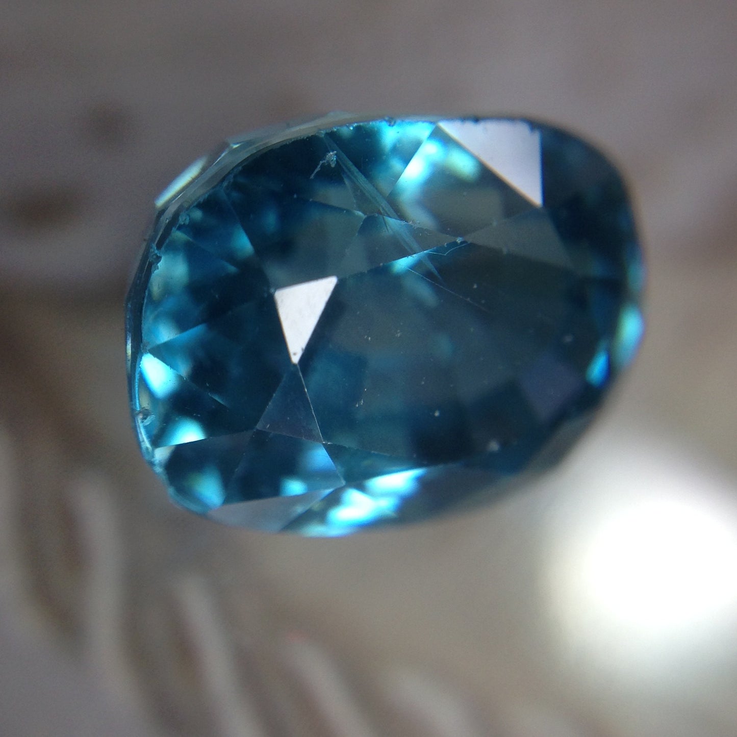 8.49 carats Natural Blue Zircon 11.6x8.8mm Cushion Oval Cut Wholesale Gem Faceted Loose Natural Zircon Greenish Blue