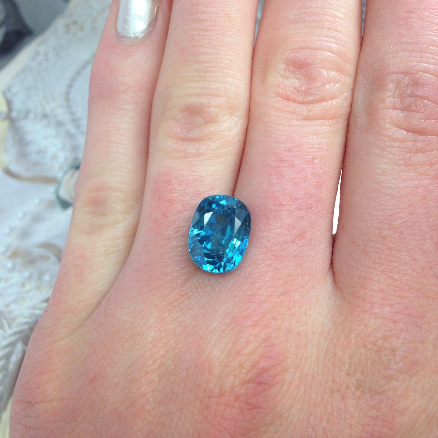 8.49 carats Natural Blue Zircon 11.6x8.8mm Cushion Oval Cut Wholesale Gem Faceted Loose Natural Zircon Greenish Blue