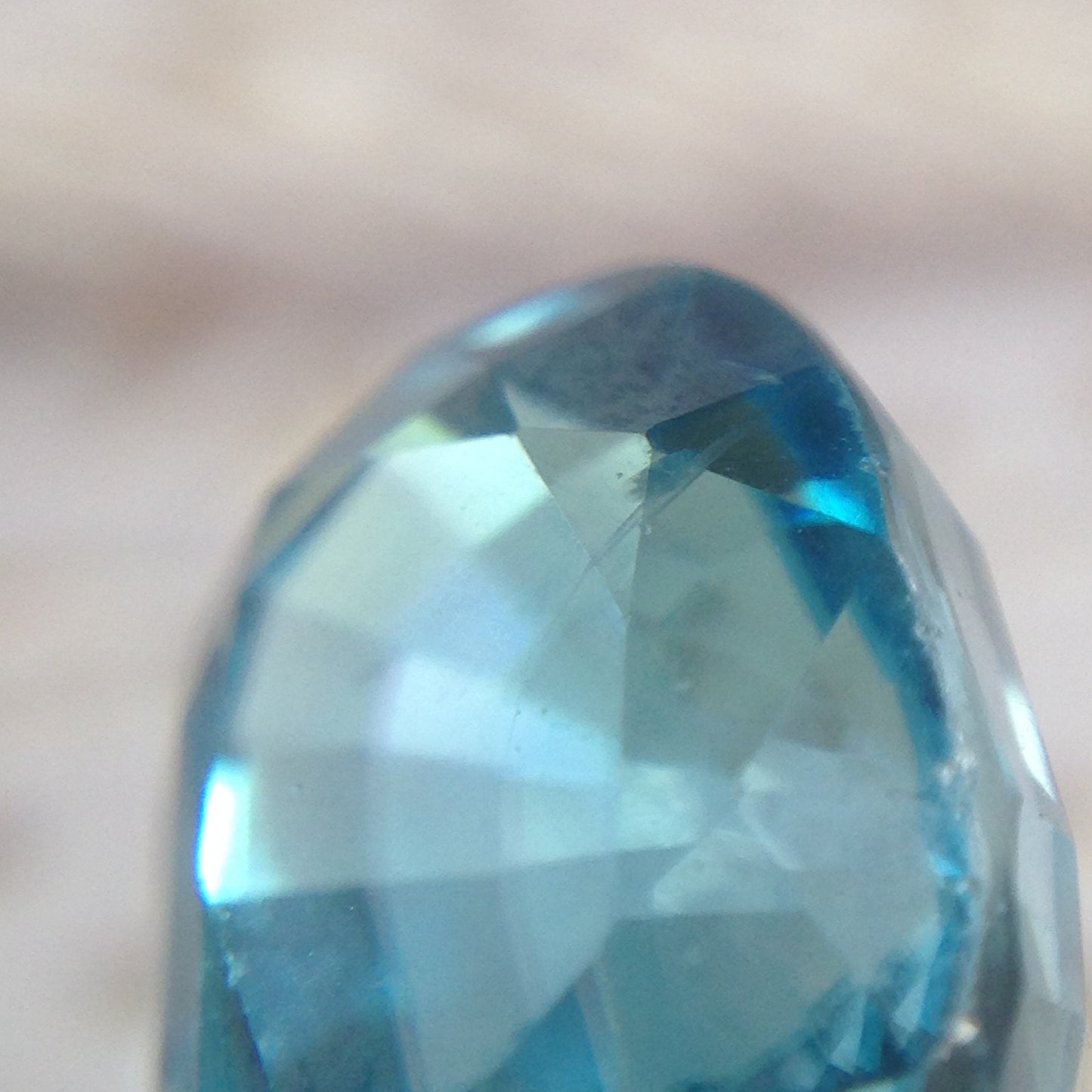 8.49 carats Natural Blue Zircon 11.6x8.8mm Cushion Oval Cut Wholesale Gem Faceted Loose Natural Zircon Greenish Blue