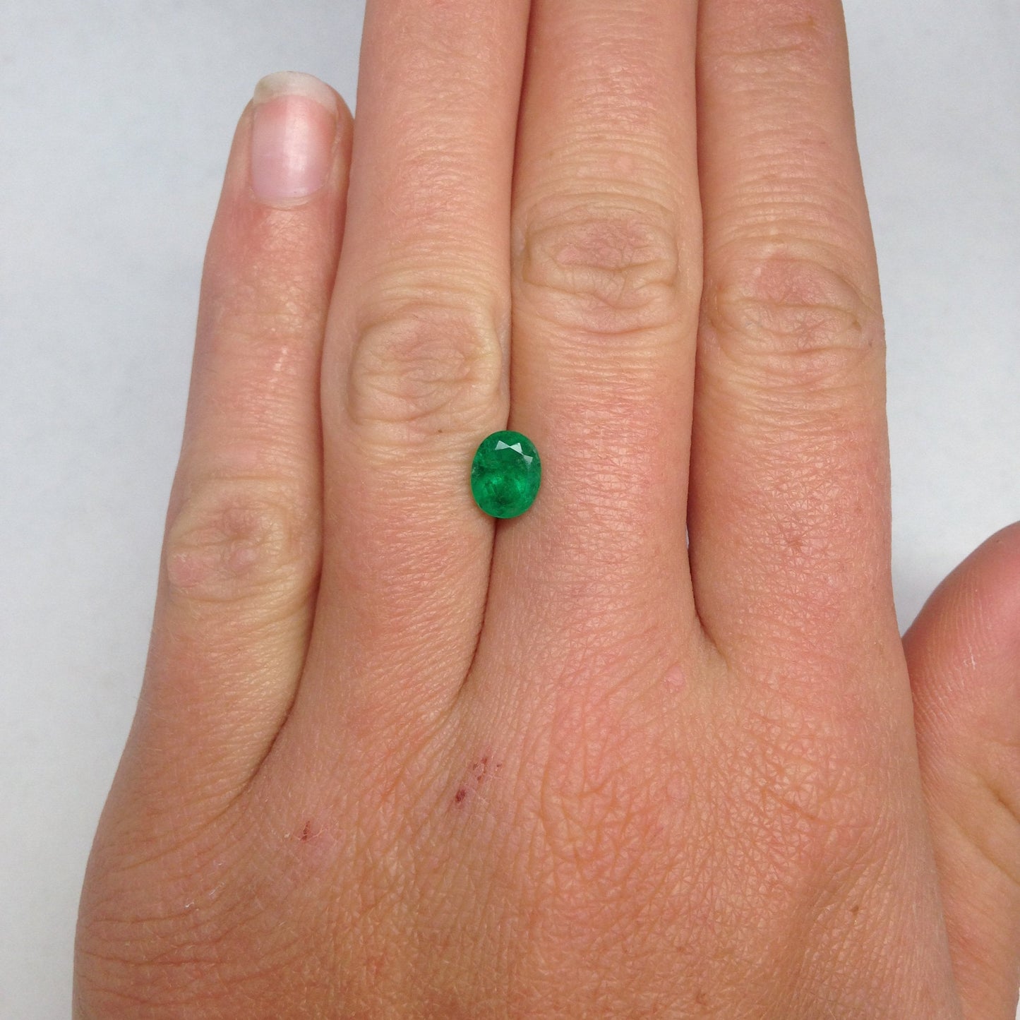 1.06 cts Natural Emerald 7.51x5.96 millimeter mm Oval Cut Faceted Gem Precious Gemstone Wholesale Gem Real Beryl Green Nice Loose Unmounted