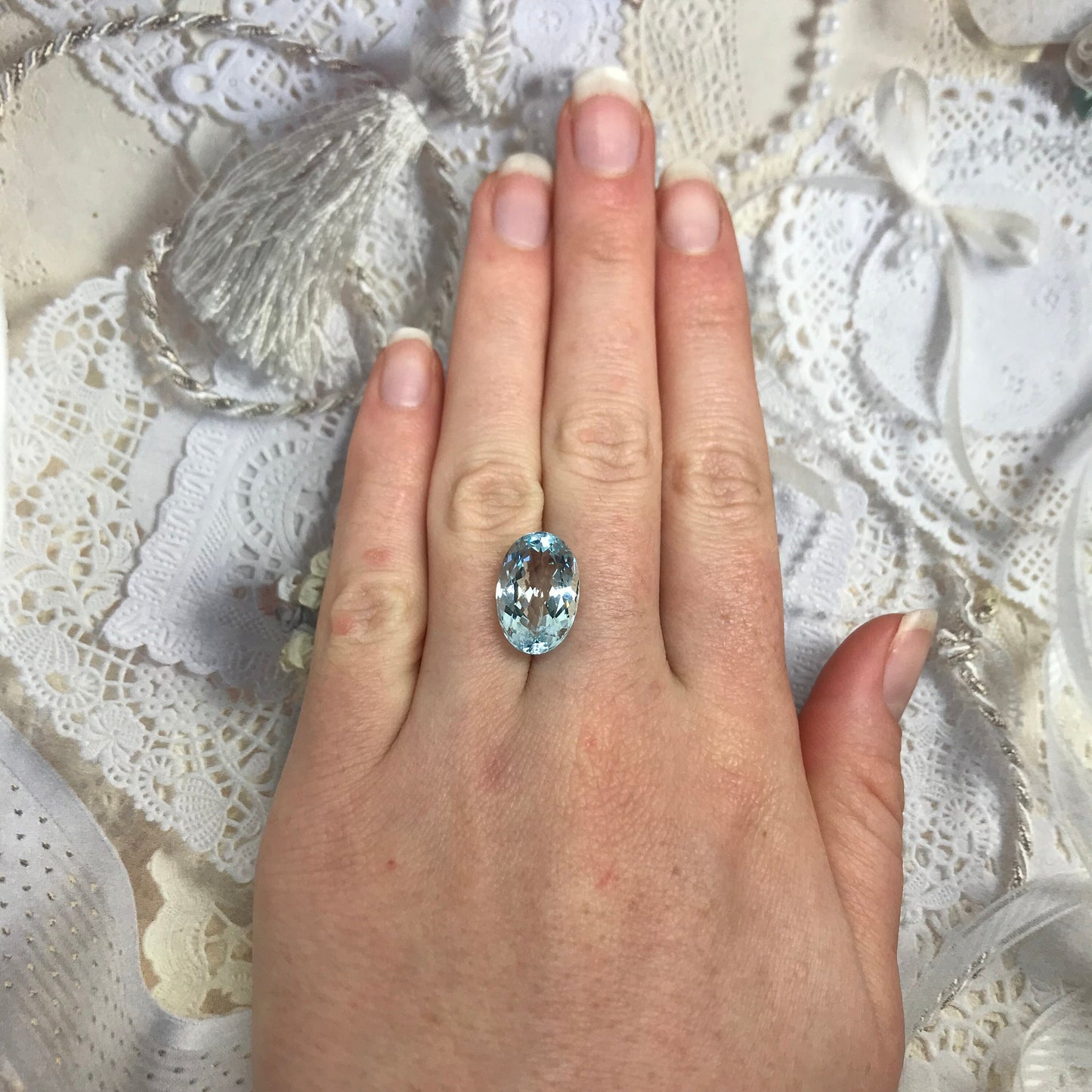 17x11mm Natural Aquamarine 8.64 carats Light Blue Oval Cut Loose Gem Faceted Gemstone Large March Birthstone