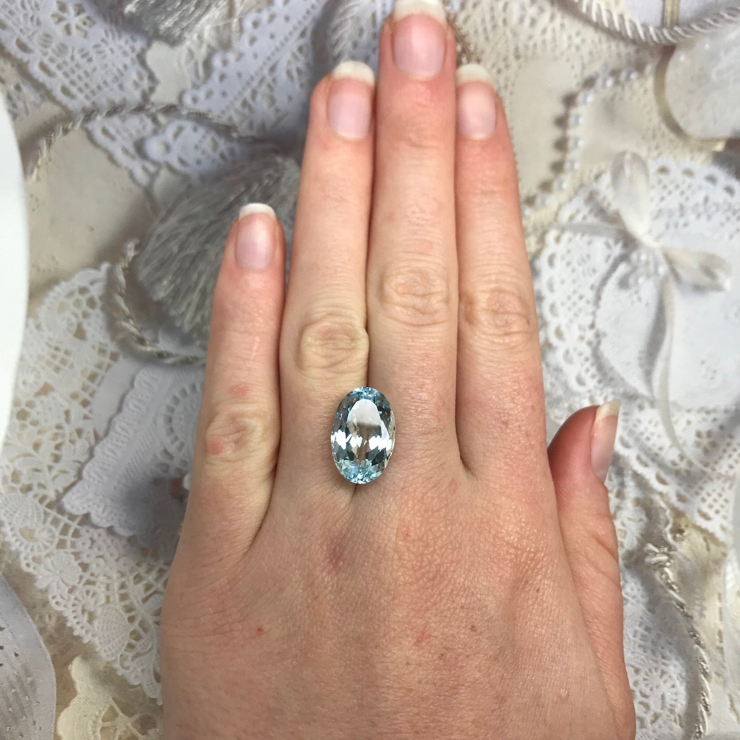 17x11mm Natural Aquamarine 8.64 carats Light Blue Oval Cut Loose Gem Faceted Gemstone Large March Birthstone