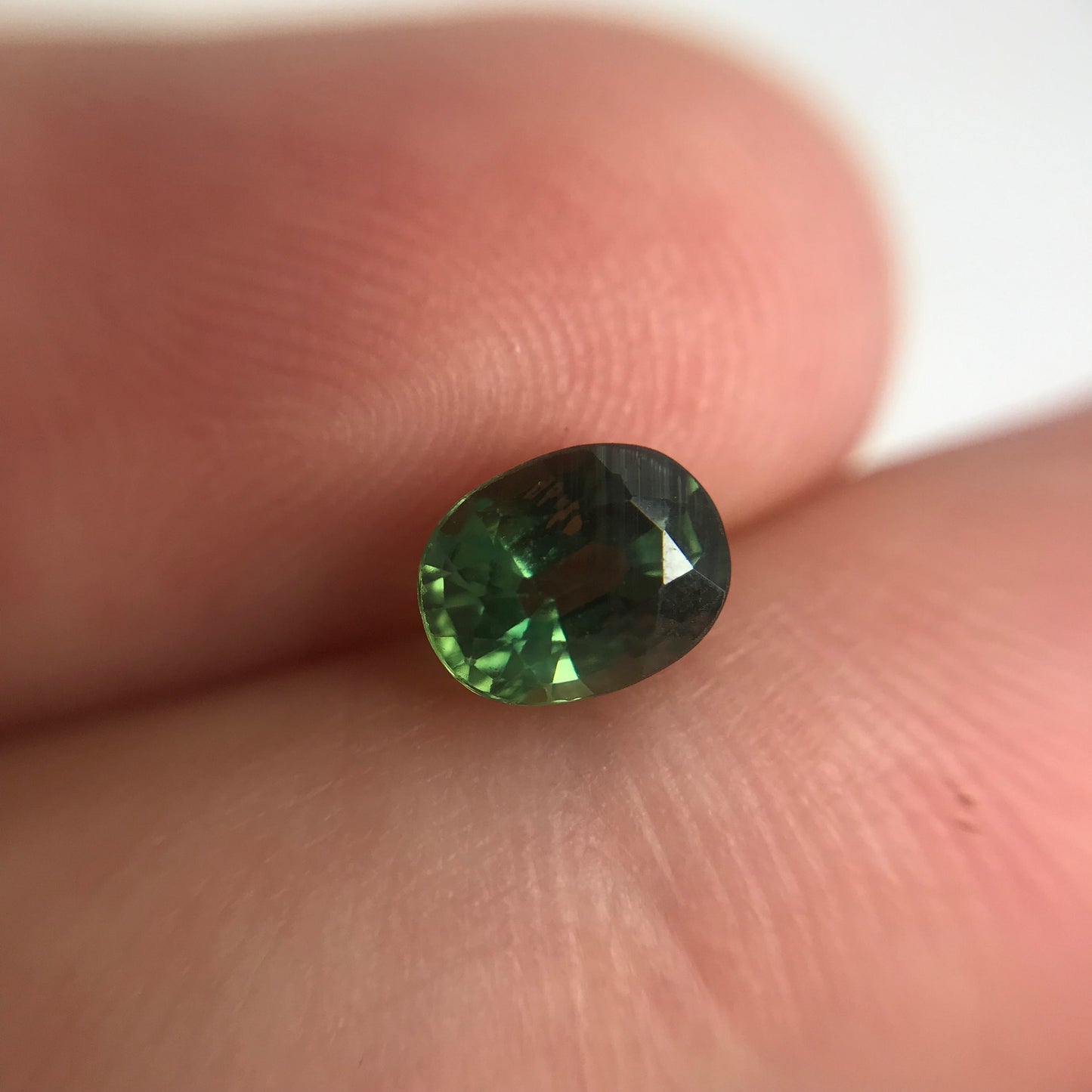 0.86 carat Natural Green Sapphire 6x4.7mm Oval Cut Corundum Faceted Loose Gemstone