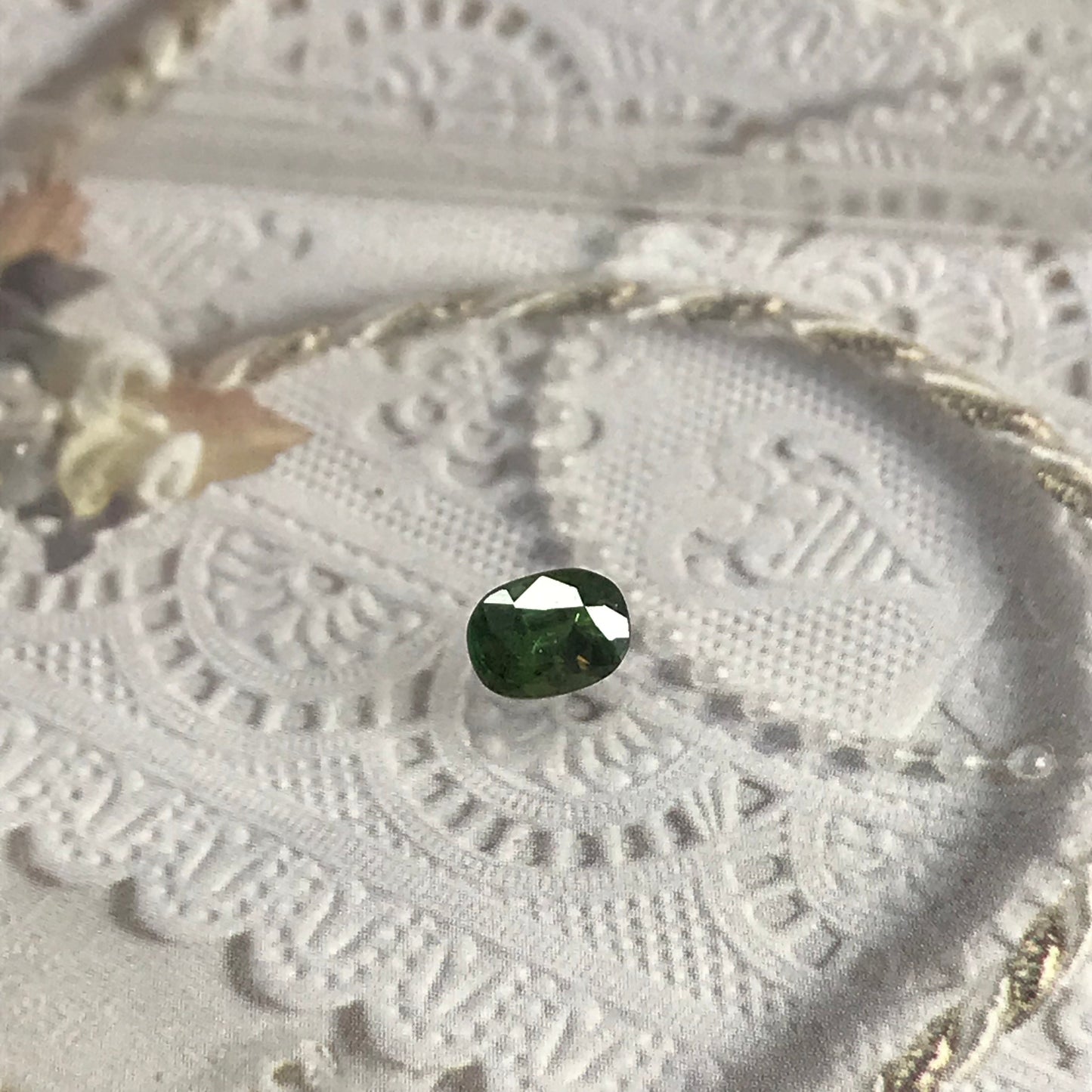 6.5x5mm Natural Green Sapphire Oval Cut Corundum 1.08 carats Faceted Loose