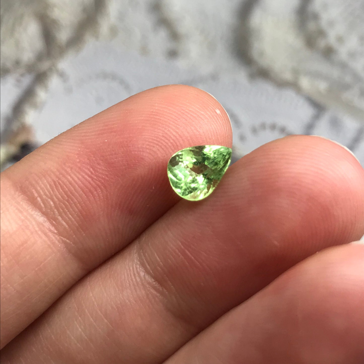 1.14 carat Yellow Green Copper-bearing Tourmaline Paraiba 7.5x5.8mm Faceted Loose Gemstone Cuprian