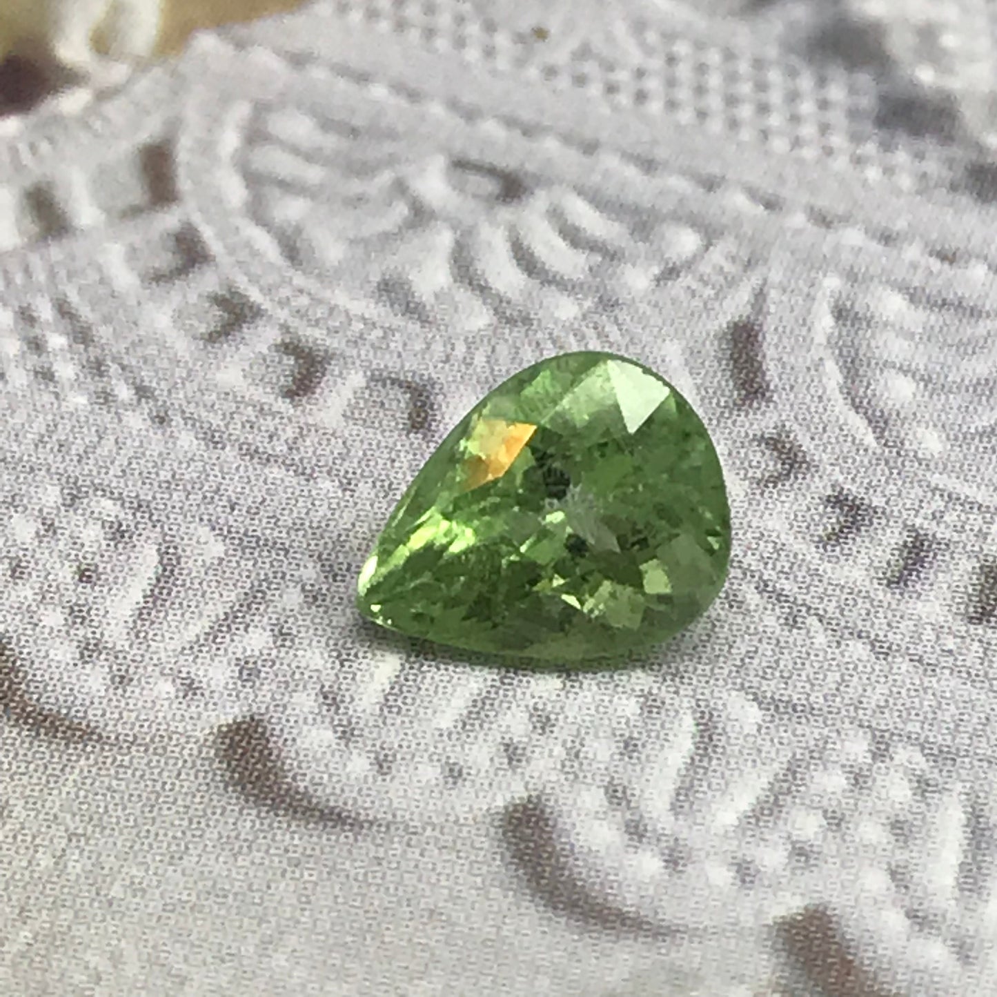 1.14 carat Yellow Green Copper-bearing Tourmaline Paraiba 7.5x5.8mm Faceted Loose Gemstone Cuprian