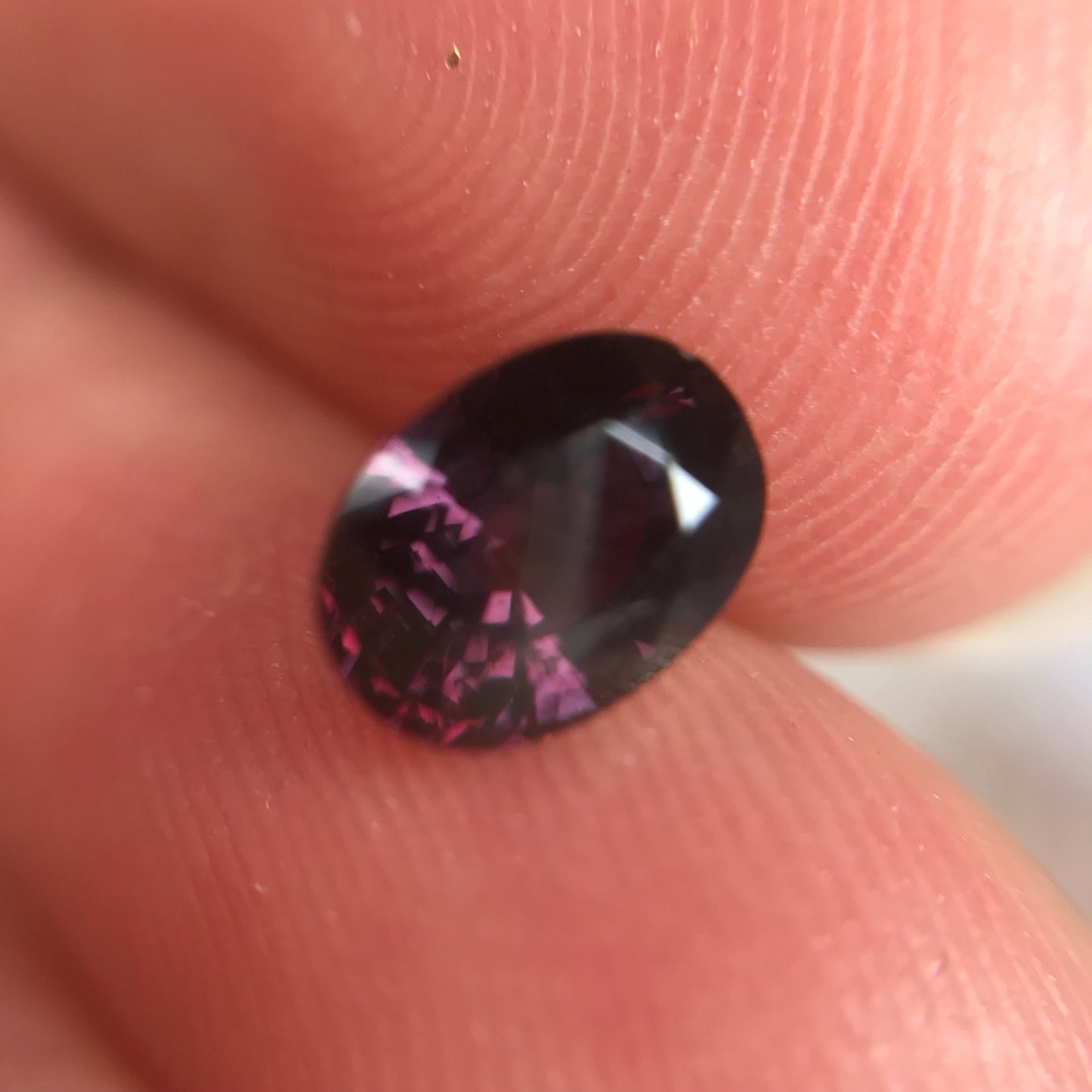 1.15 carat Natural Fancy Sapphire 7x5mm Oval Purple Red Loose Gem Unmounted