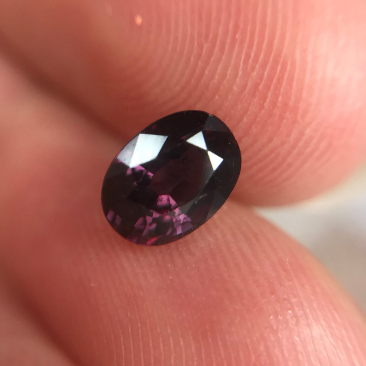 1.15 carat Natural Fancy Sapphire 7x5mm Oval Purple Red Loose Gem Unmounted