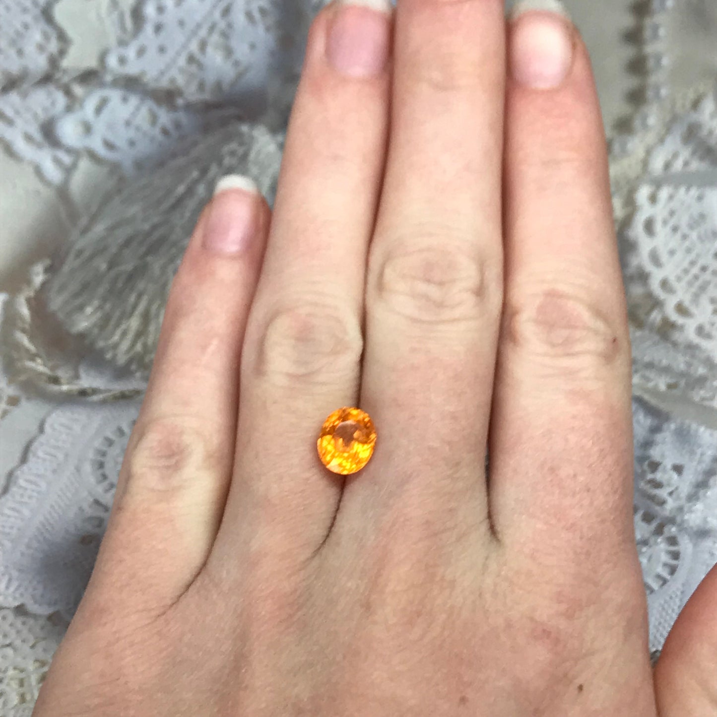 2.85 carats Natural Mandarin Spessartite Garnet 8.4x6.8mm Oval Loose Faceted