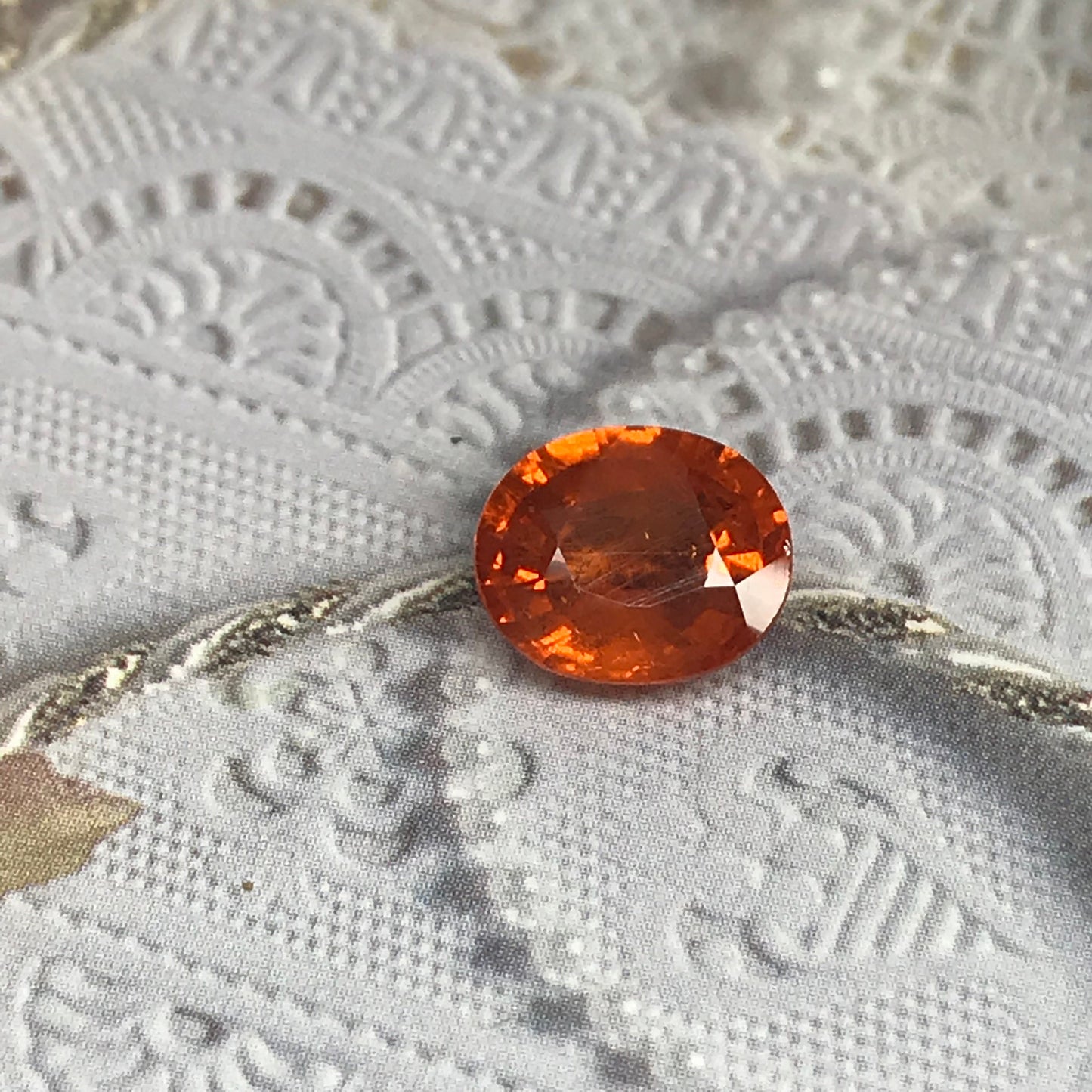4.88 carat Natural Mandarin Spessartite Garnet 10.7x9mm 0val Wholesale Orange loose gem