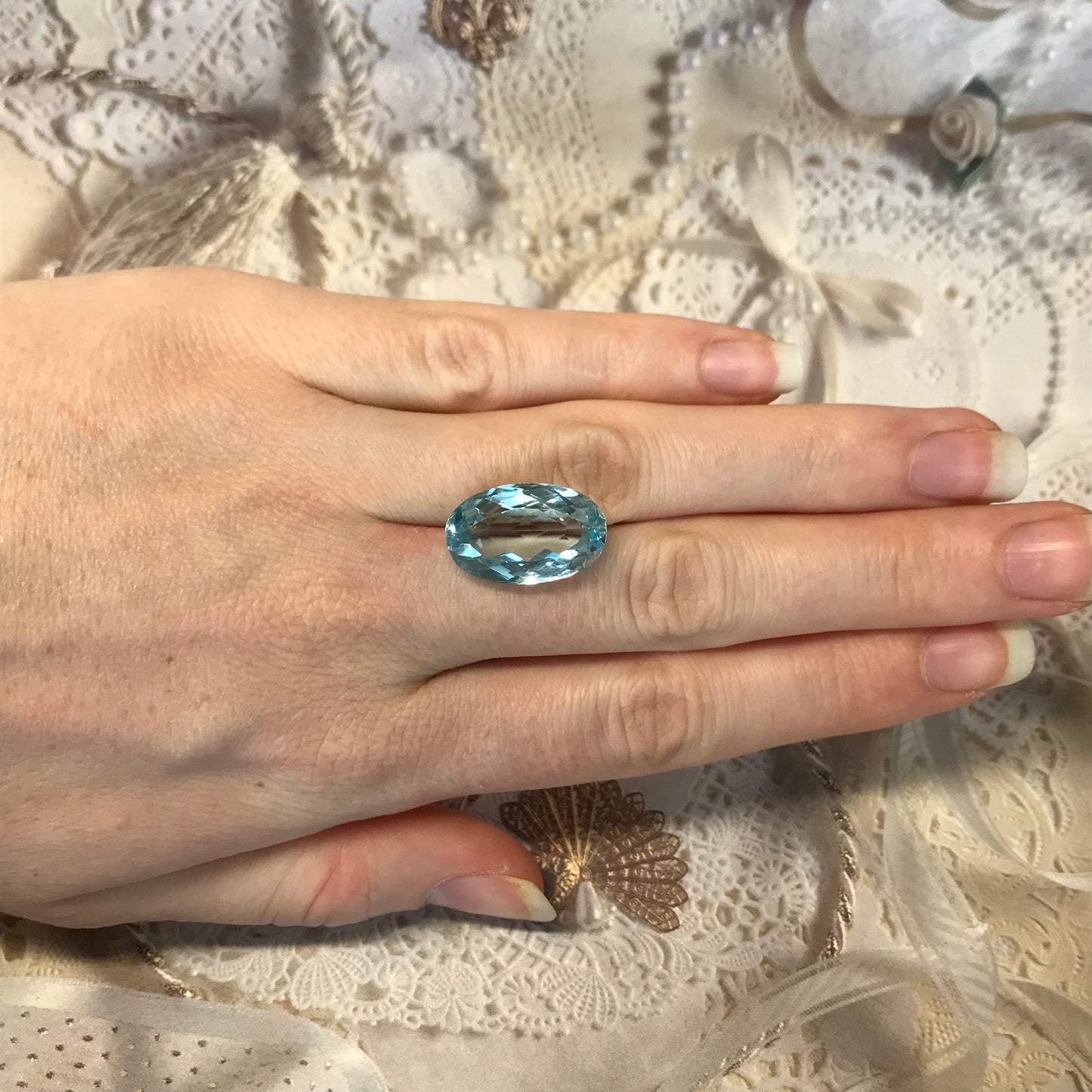 13 carat Natural Aquamarine Light Blue 19.5x12mm Oval Cut Loose Faceted Gemstone Large March Birthstone