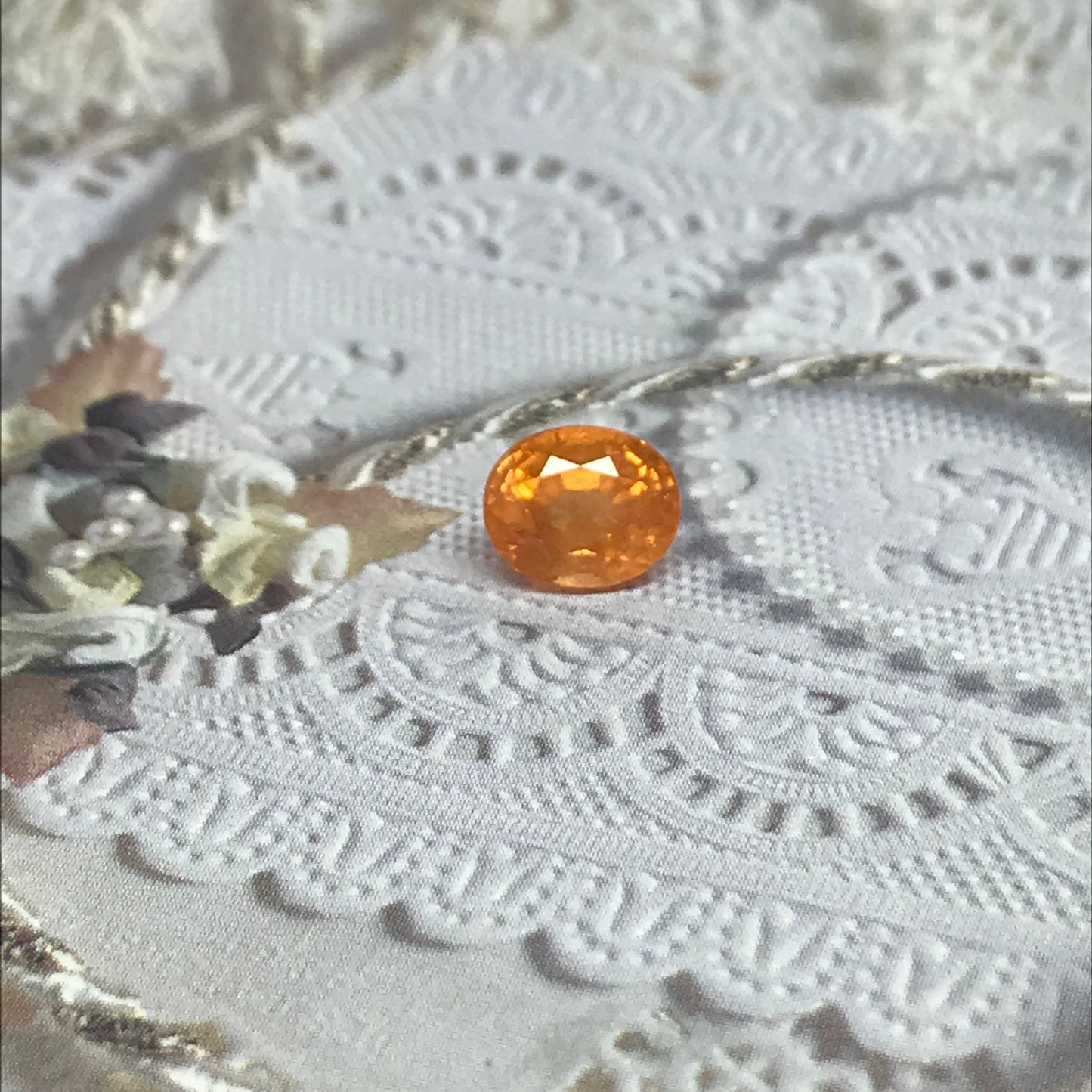 2.85 carats Natural Mandarin Spessartite Garnet 8.4x6.8mm Oval Loose Faceted