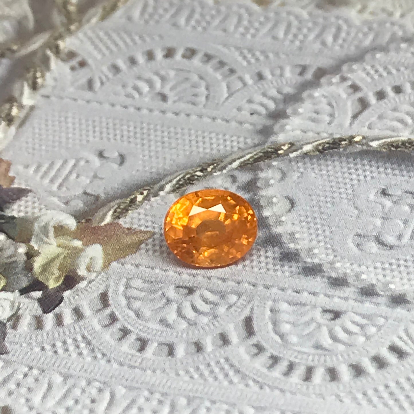 2.85 carats Natural Mandarin Spessartite Garnet 8.4x6.8mm Oval Loose Faceted