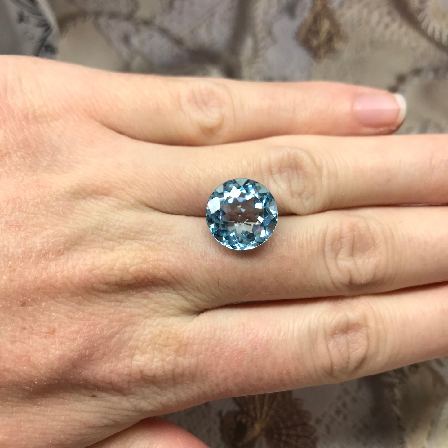 13mm Round Sky Blue Topaz 10 Carat, Loose Unmounted Gemstone Faceted Gem Light Blue, Flowing Gems