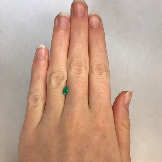 6x4mm Green Emerald mm 0.45 Carats Pear Cut Loose Faceted Gemstone