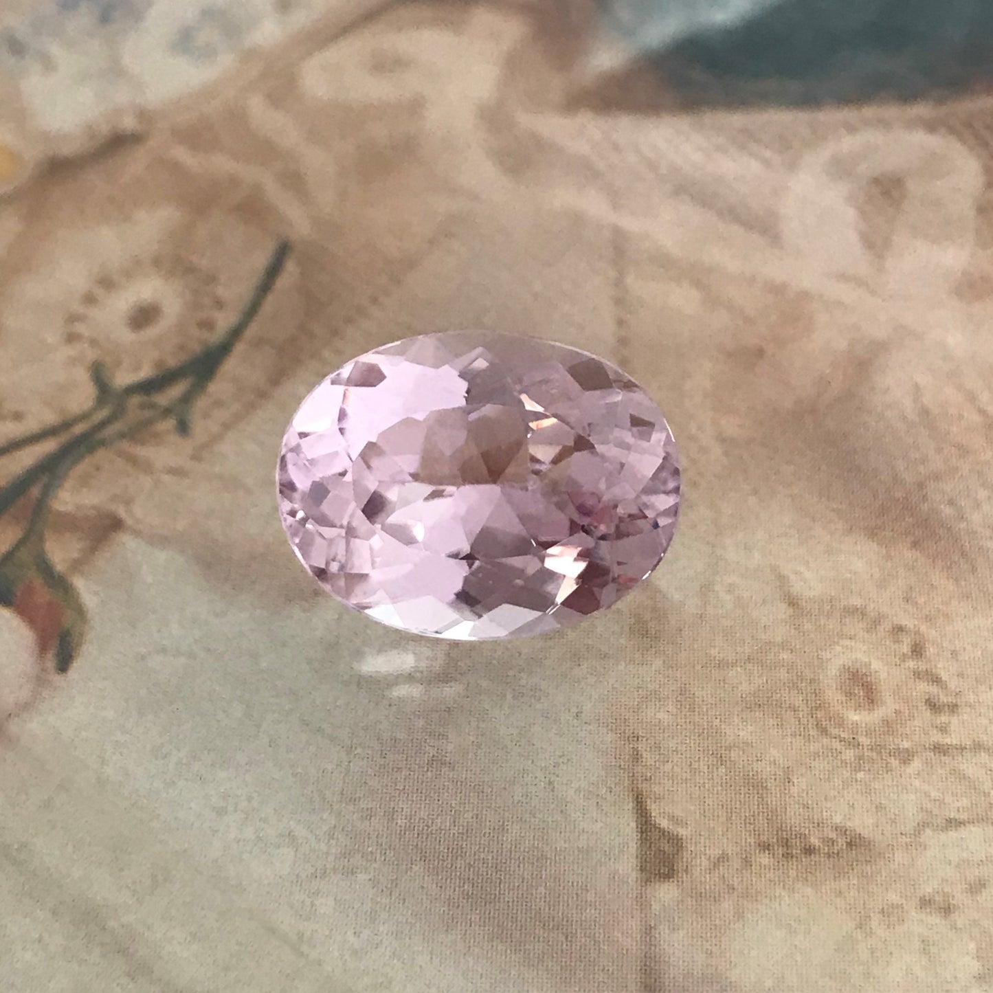 16x12mm Kunzite Spodumene 9.77 Carat Loose Gemstones Oval cut